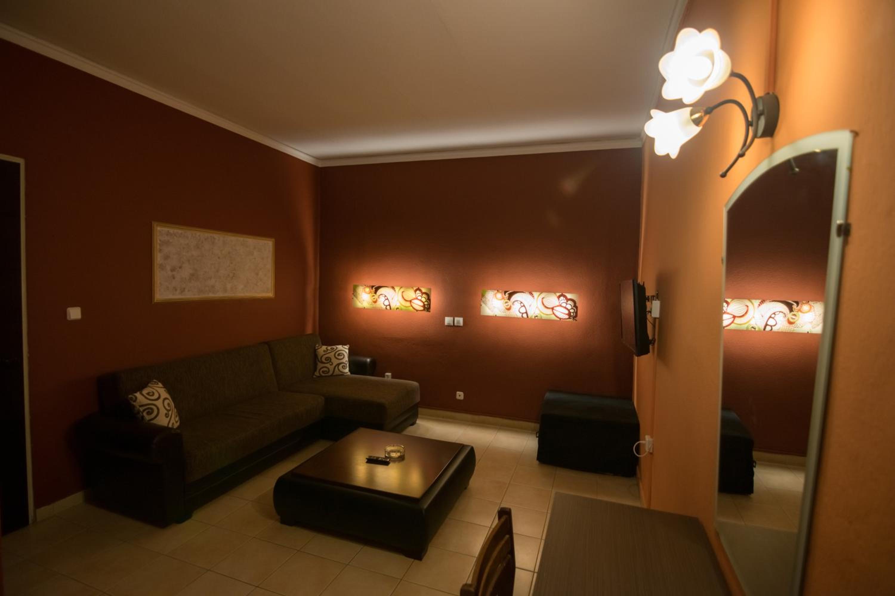 Deluxe Suite - Photo 19
