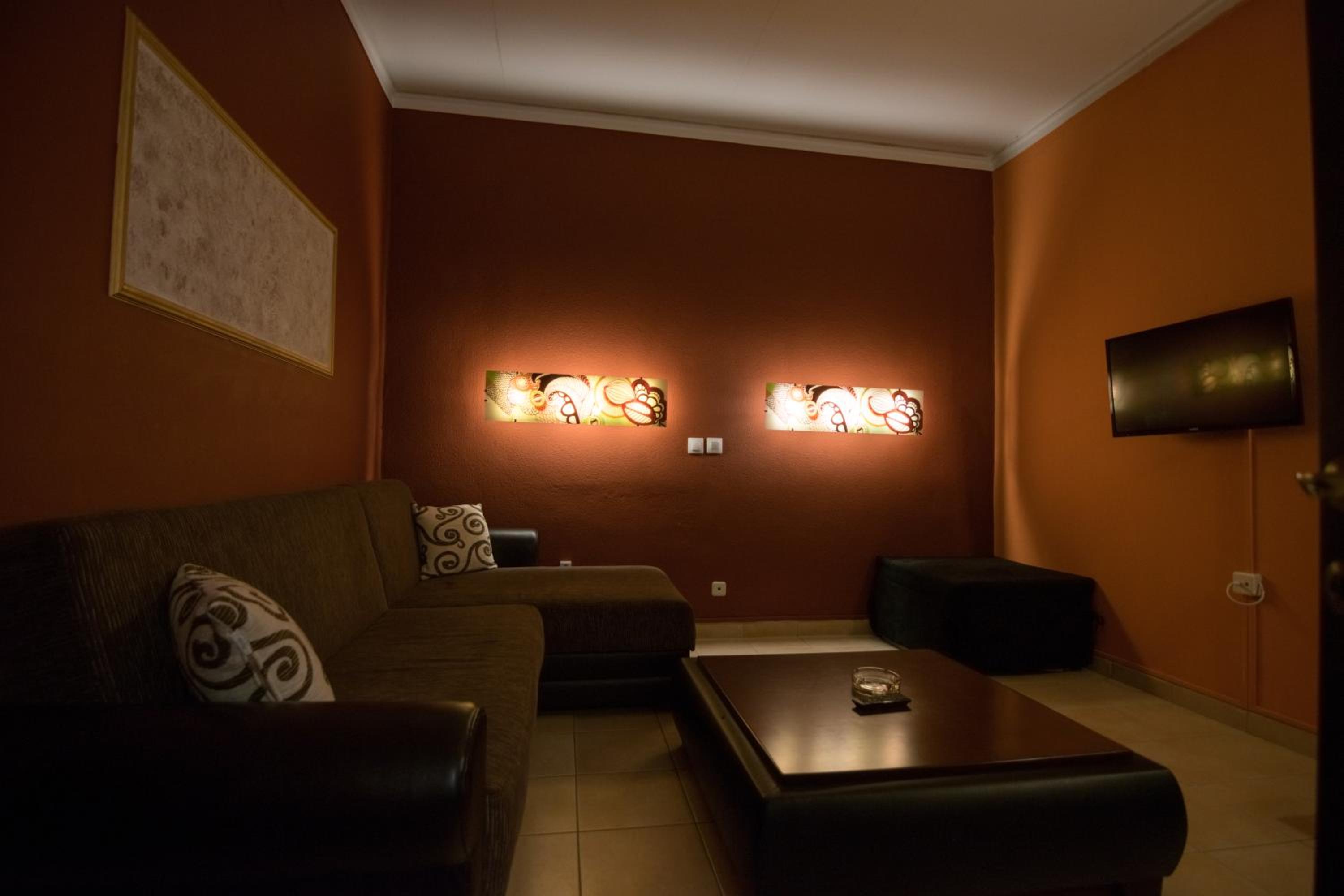 Deluxe Suite - Photo 2