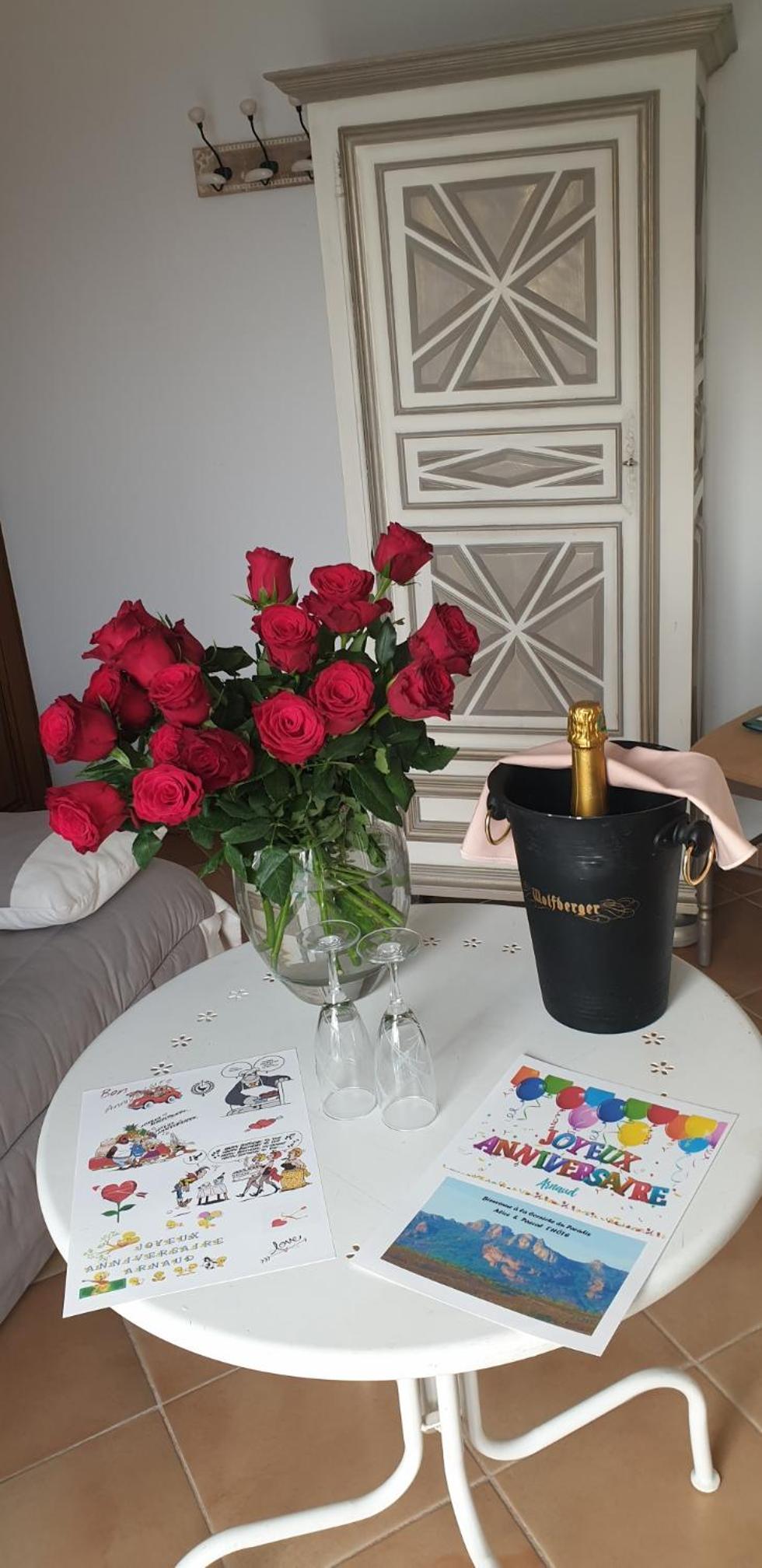 Queen Suite - Photo 28