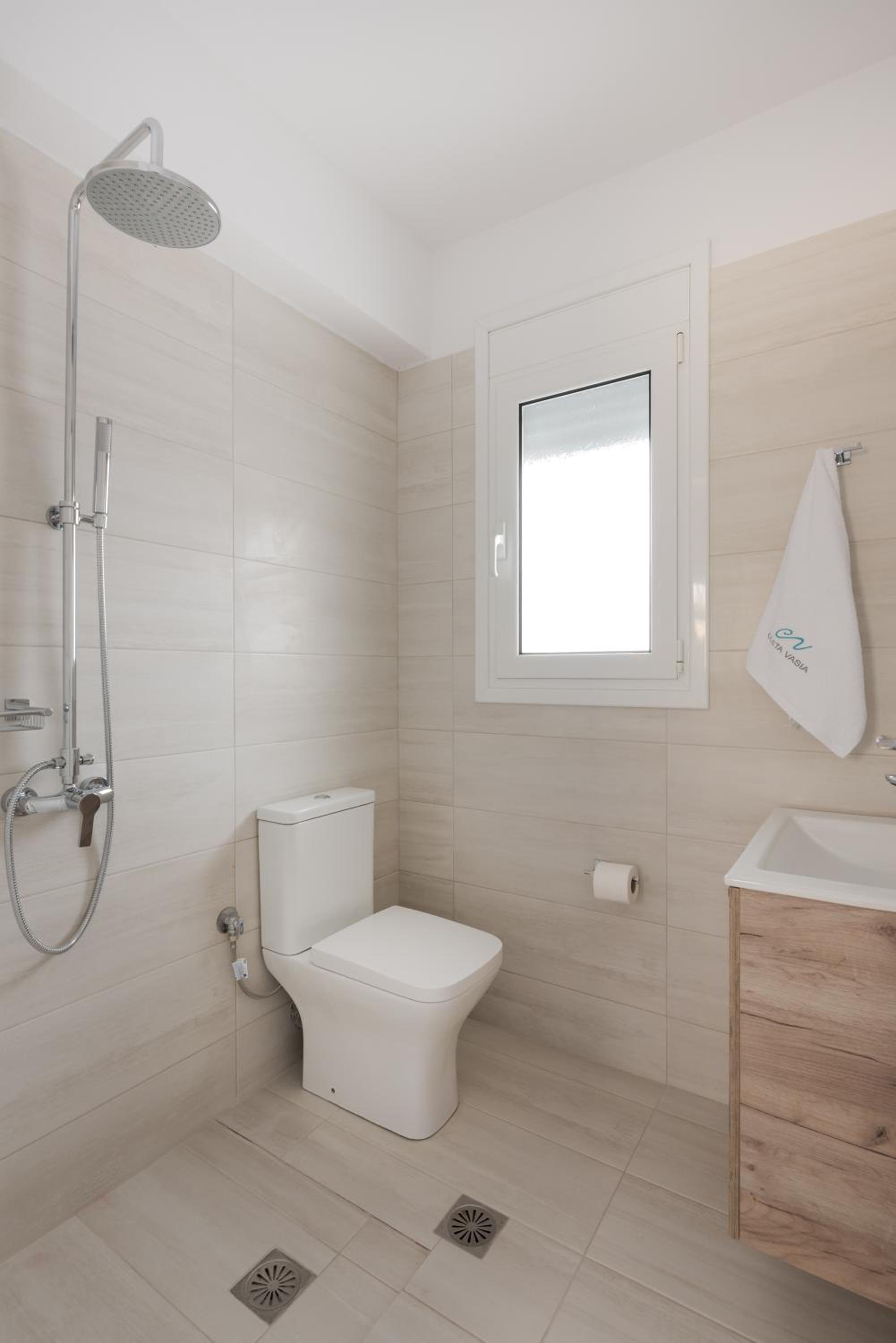 Apartment with Sea View - Photo 8
