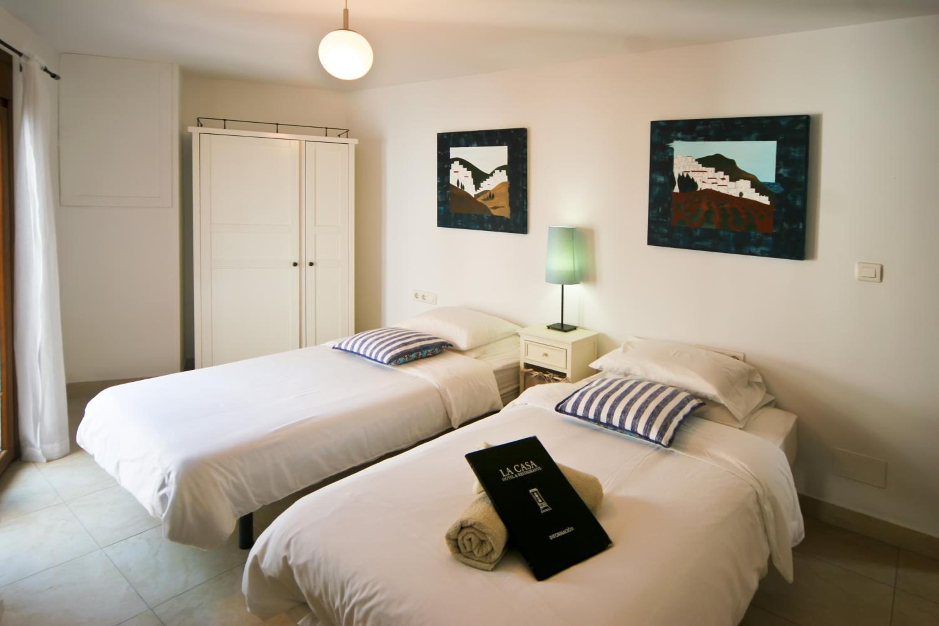 Habitación Estándar con Dos Camas Individuales