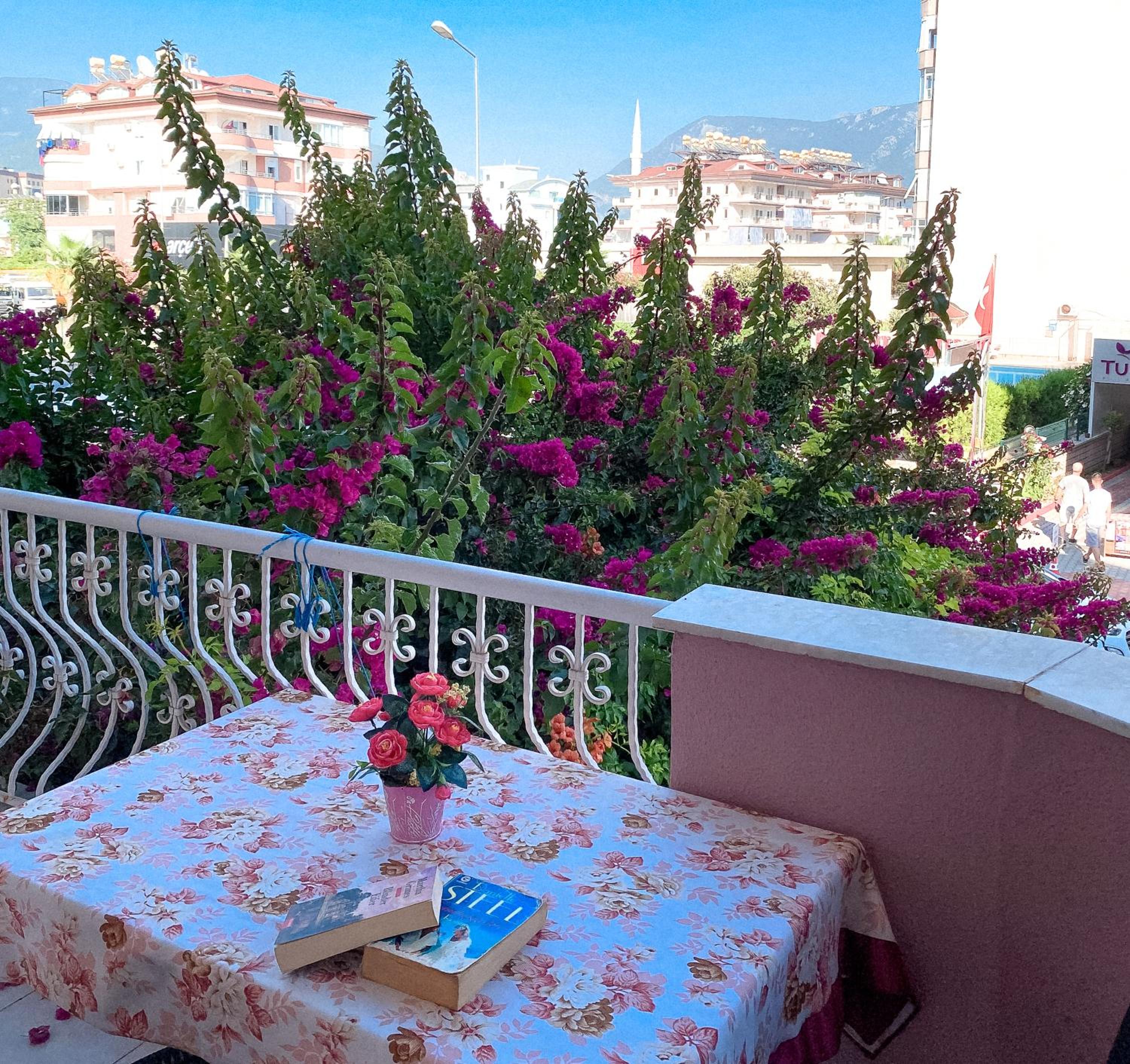 Family Suite with Balcony - Photo 14