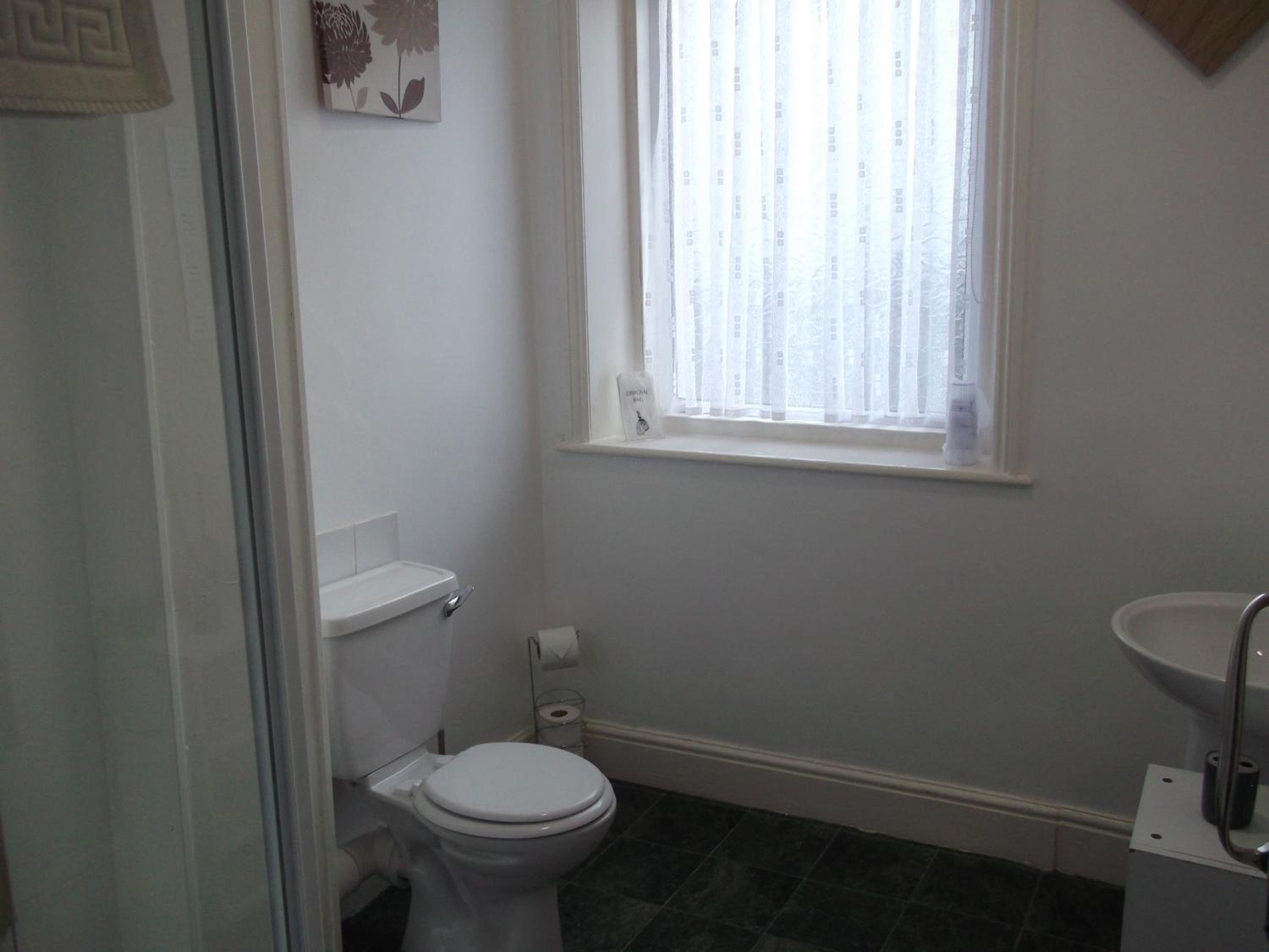 Standard Triple Room - Photo 4