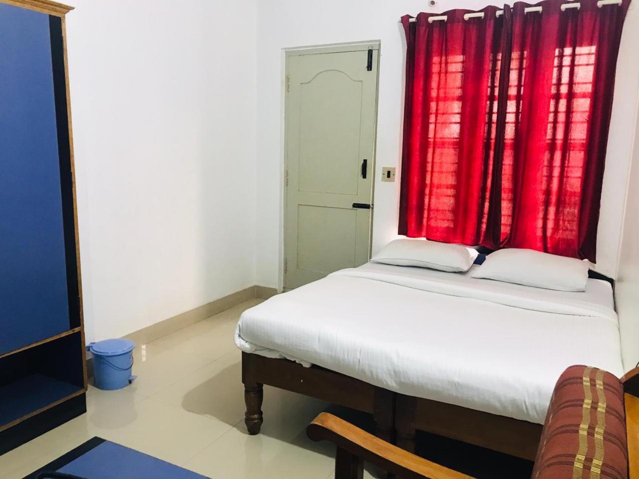 Budget Double Room photo 1