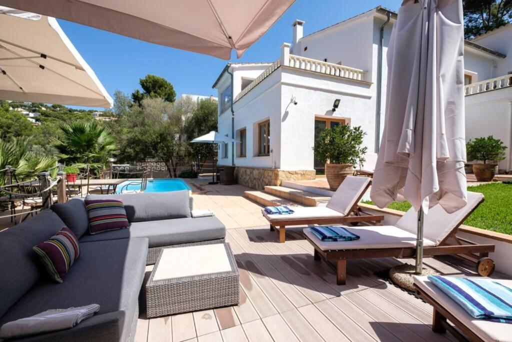 Villa photo 2