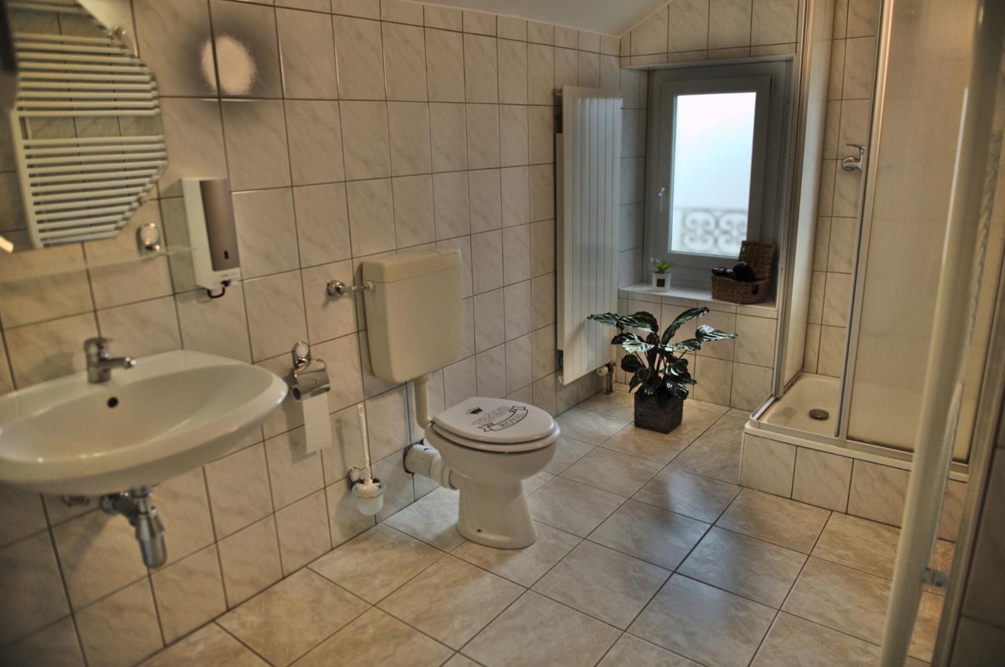Double Room with Shared Bathroom photo 2