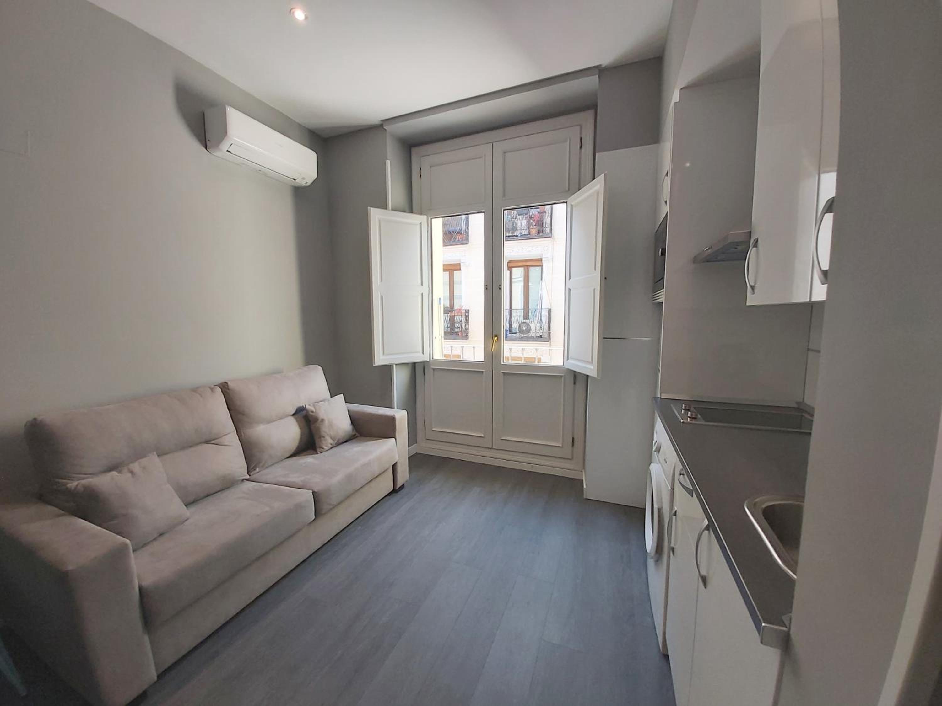 Duplex Quadruple Room with Balcony - Photo 1