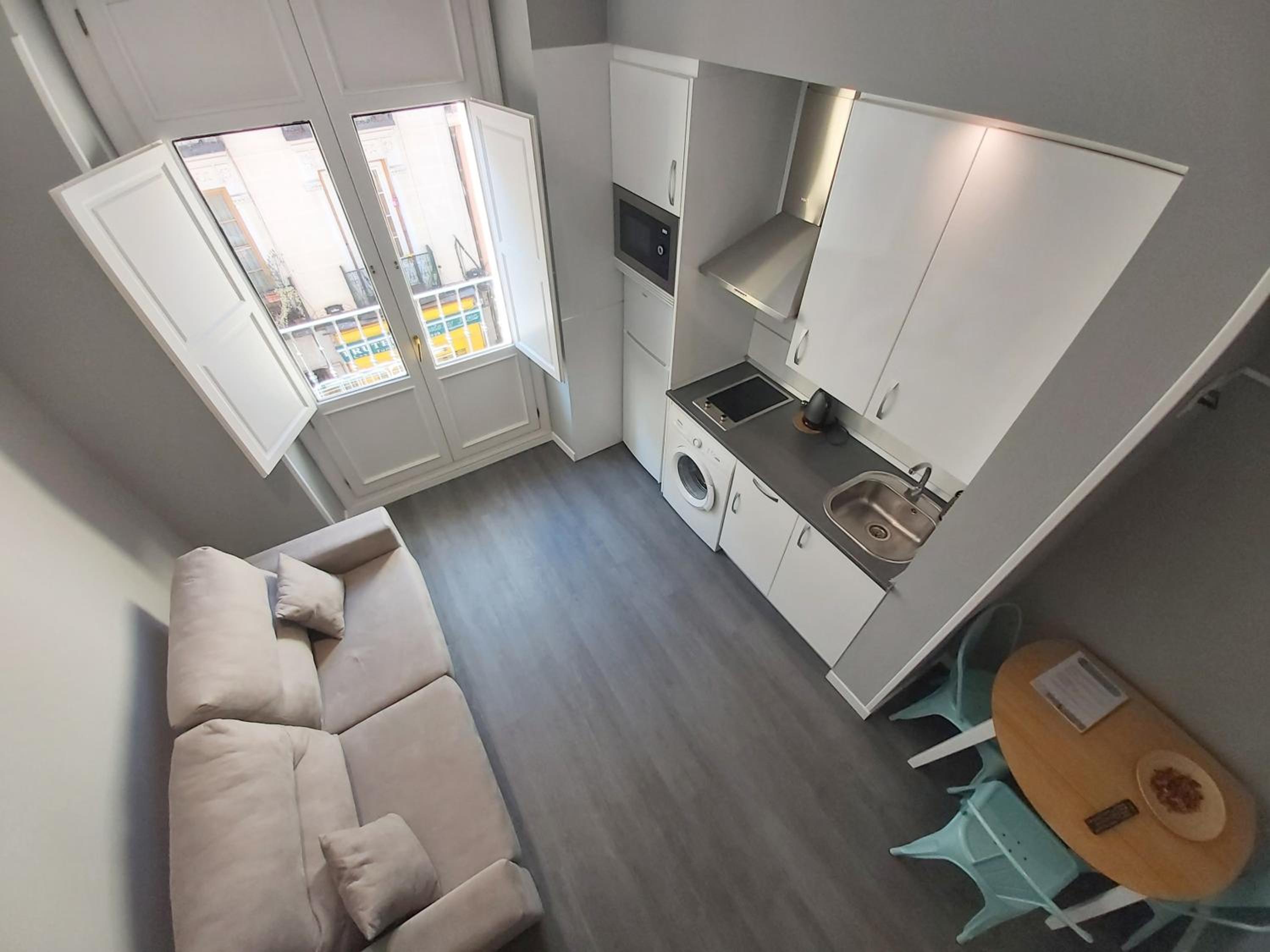 Duplex Quadruple Room with Balcony - Photo 12