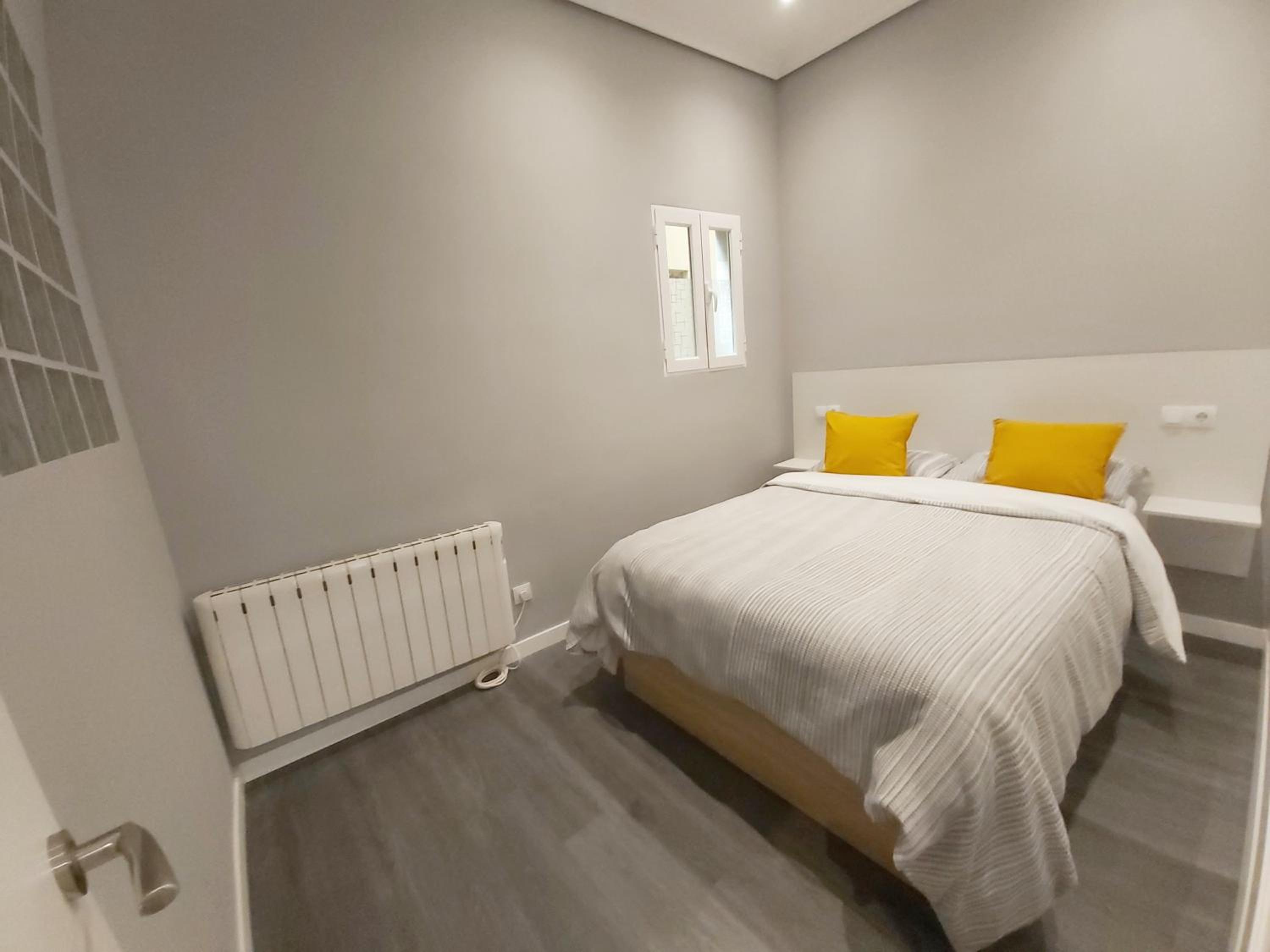 One-Bedroom Apartment with Balcony - Photo 24