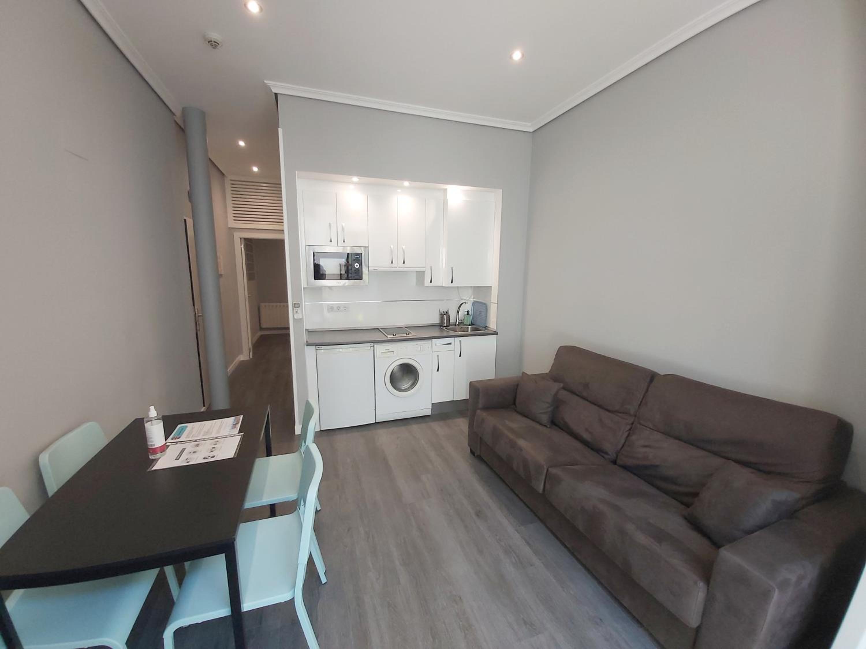 One-Bedroom Apartment with Balcony - Photo 14