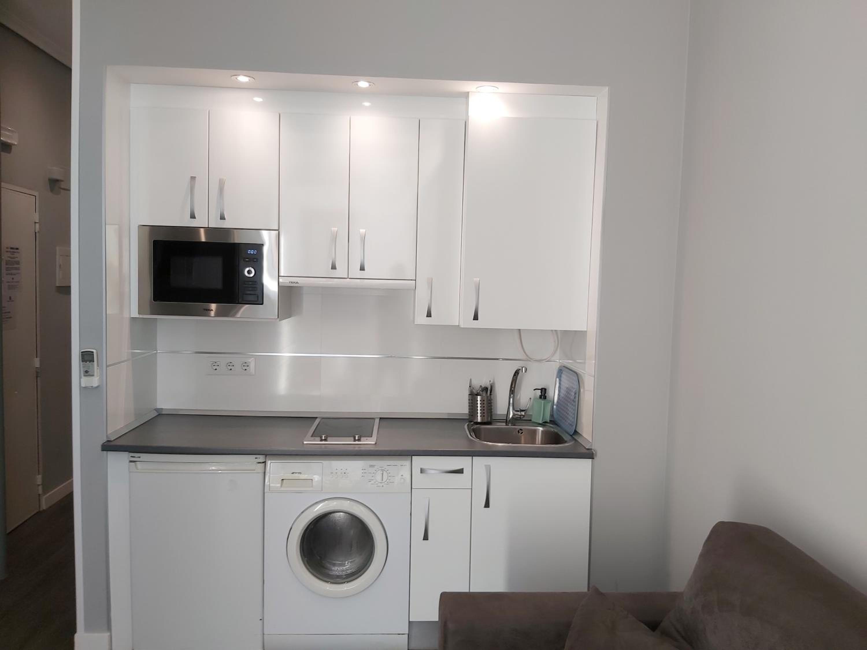 One-Bedroom Apartment with Balcony - Photo 15