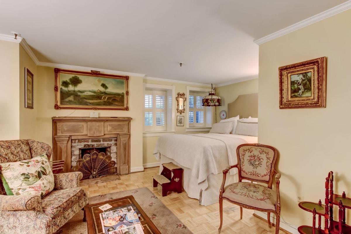 Deluxe Queen Room