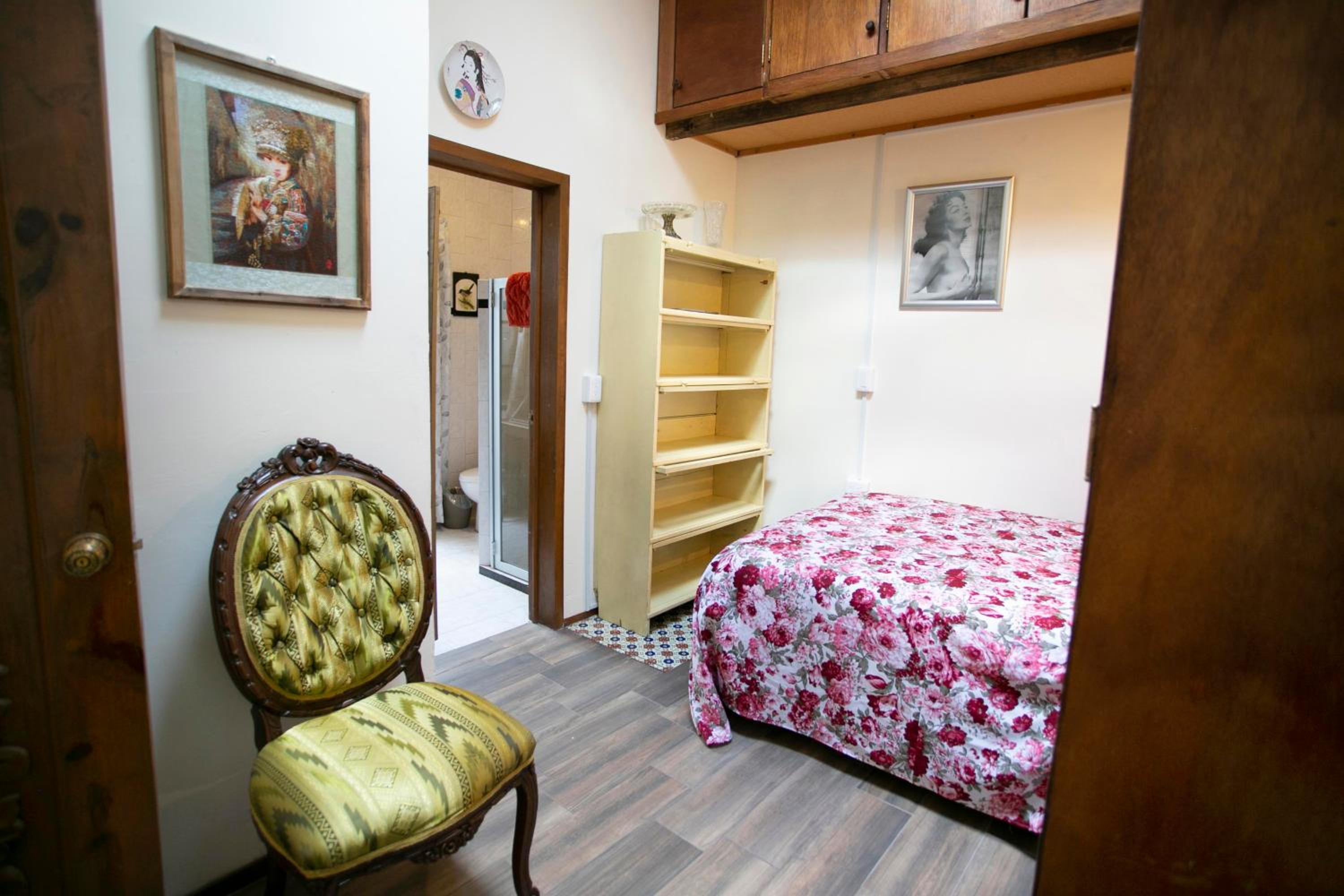 Apartment with Terrace - Photo 15