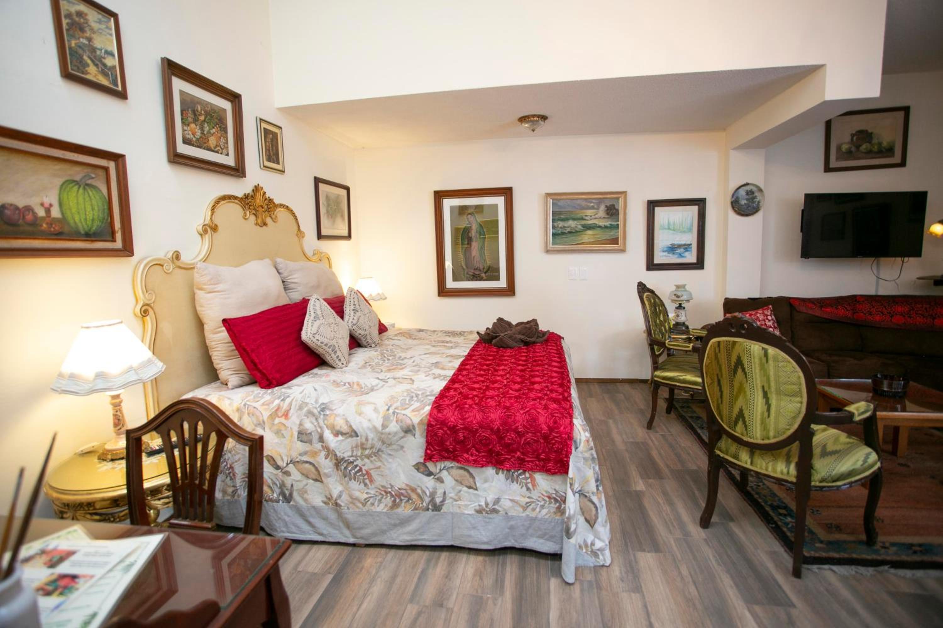 Apartment with Terrace - Photo 6