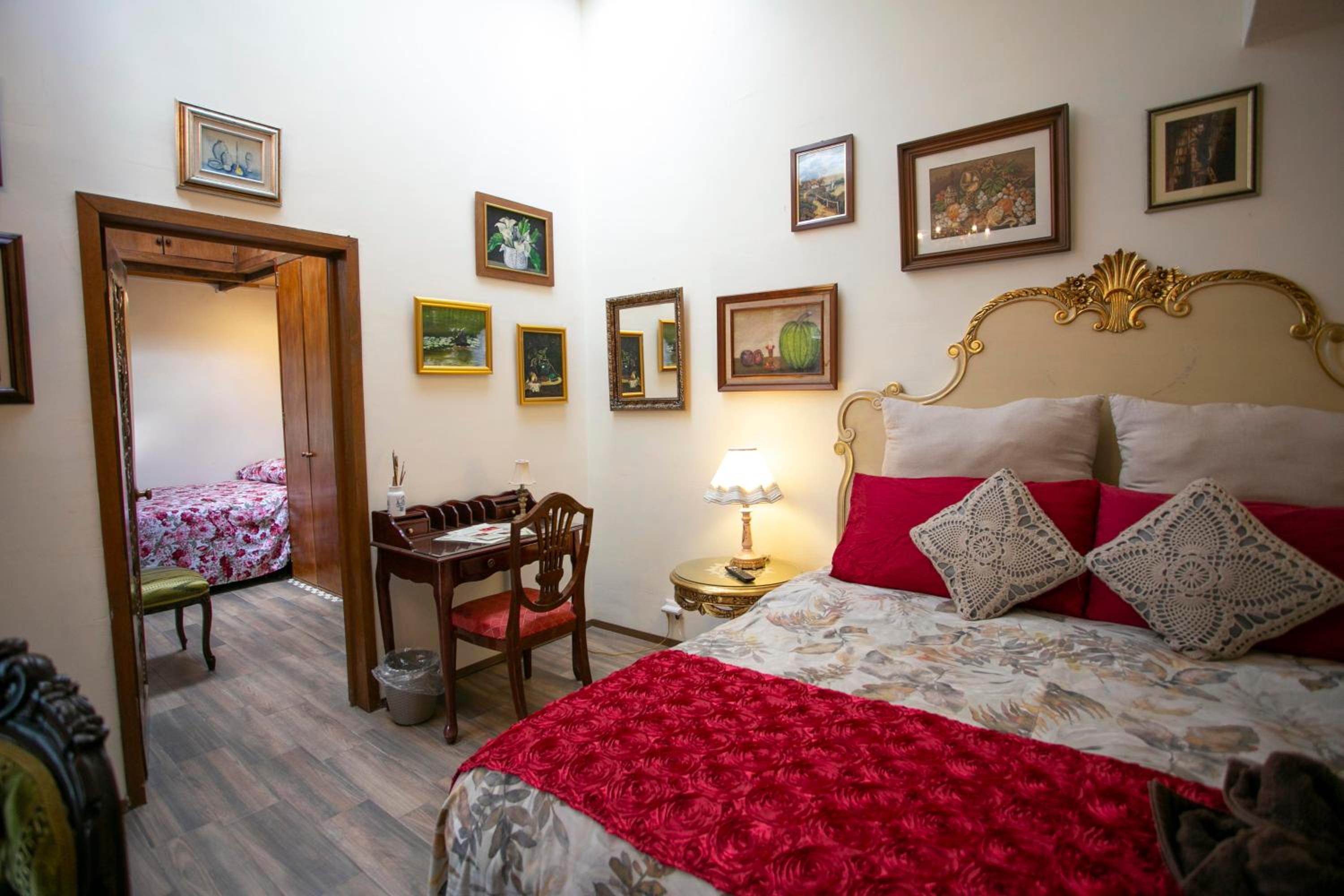 Apartment with Terrace - Photo 4