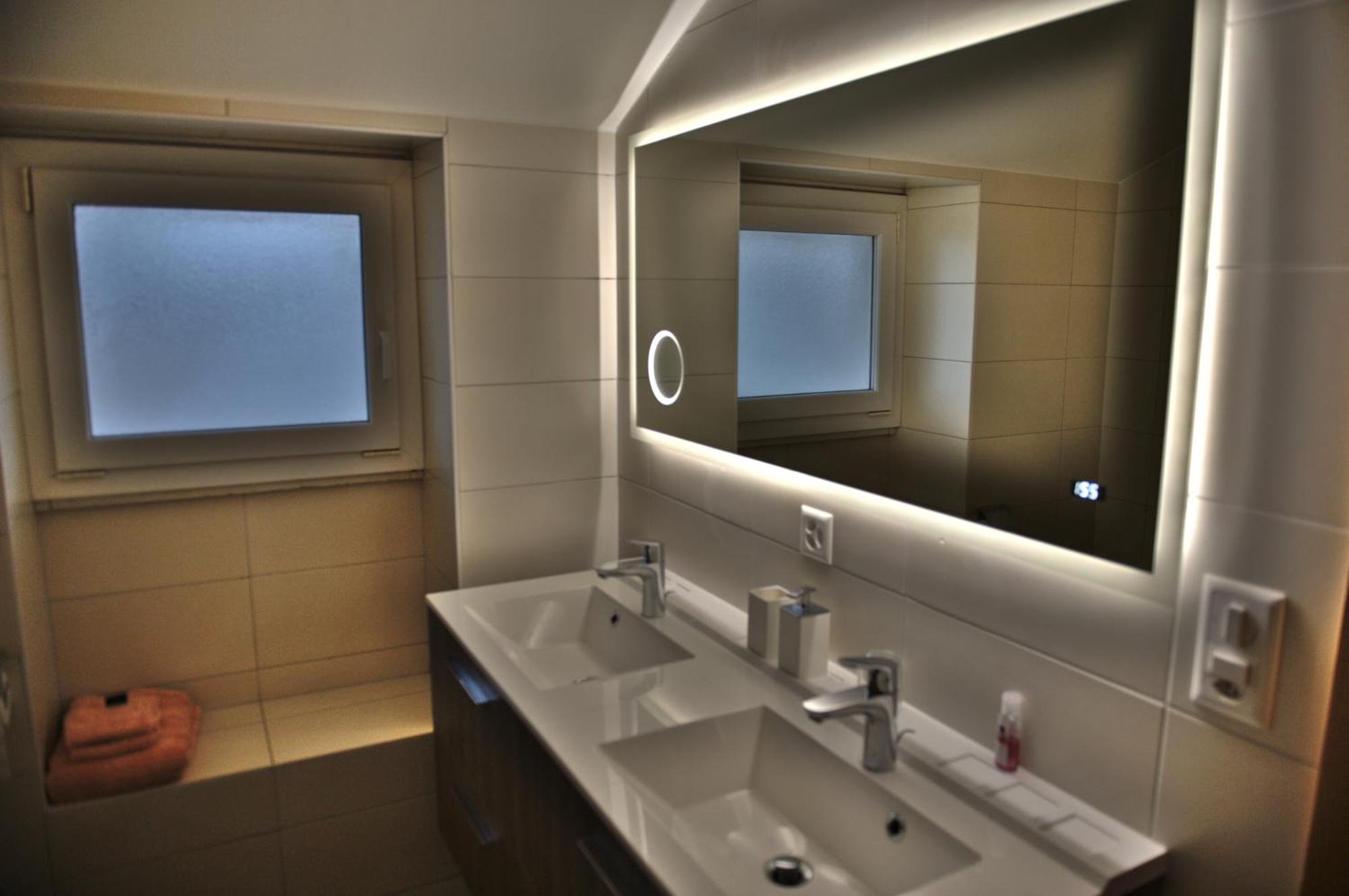 Double Room with Private Bathroom photo 2