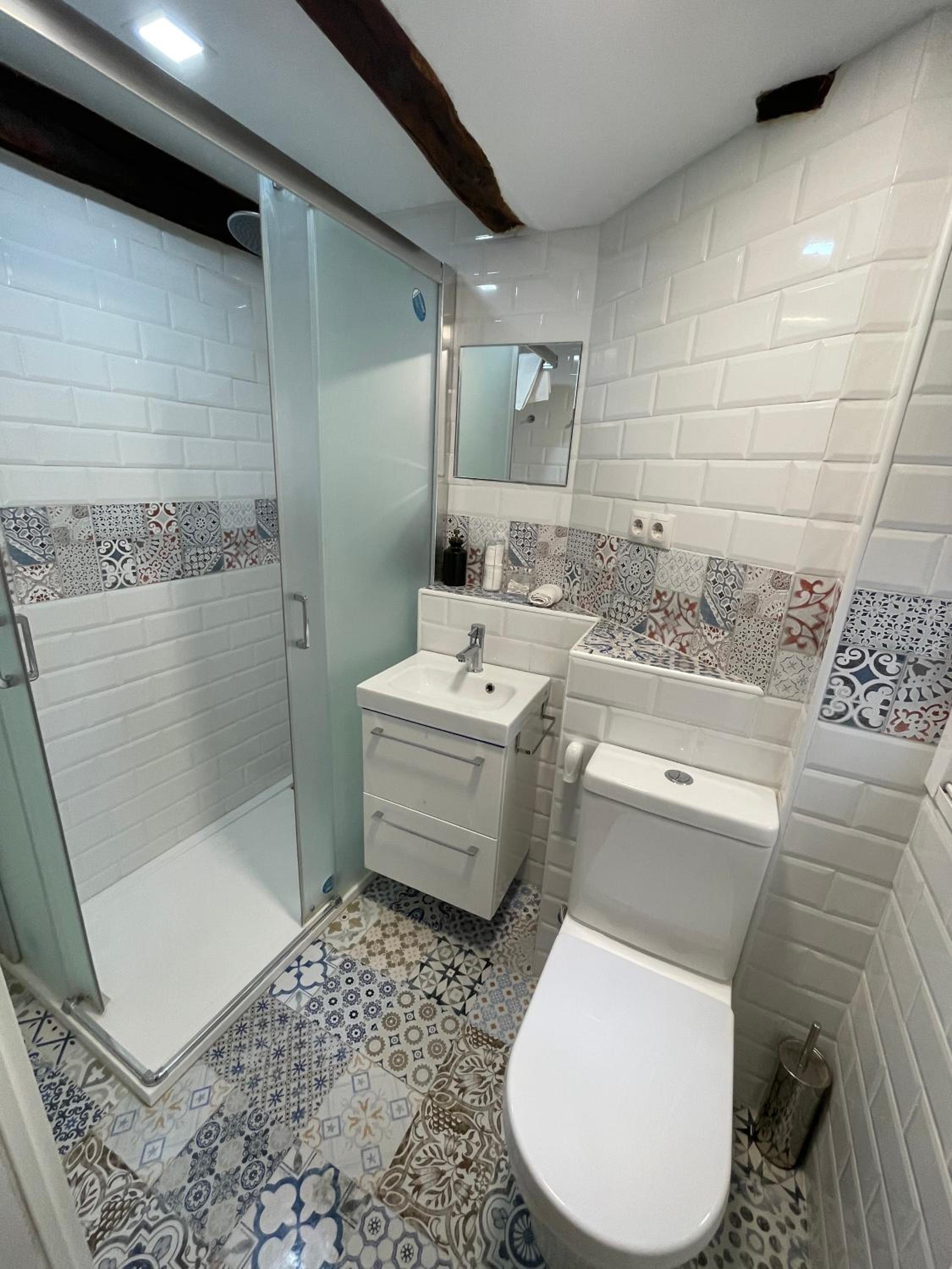 One-Bedroom Apartment - Photo 23