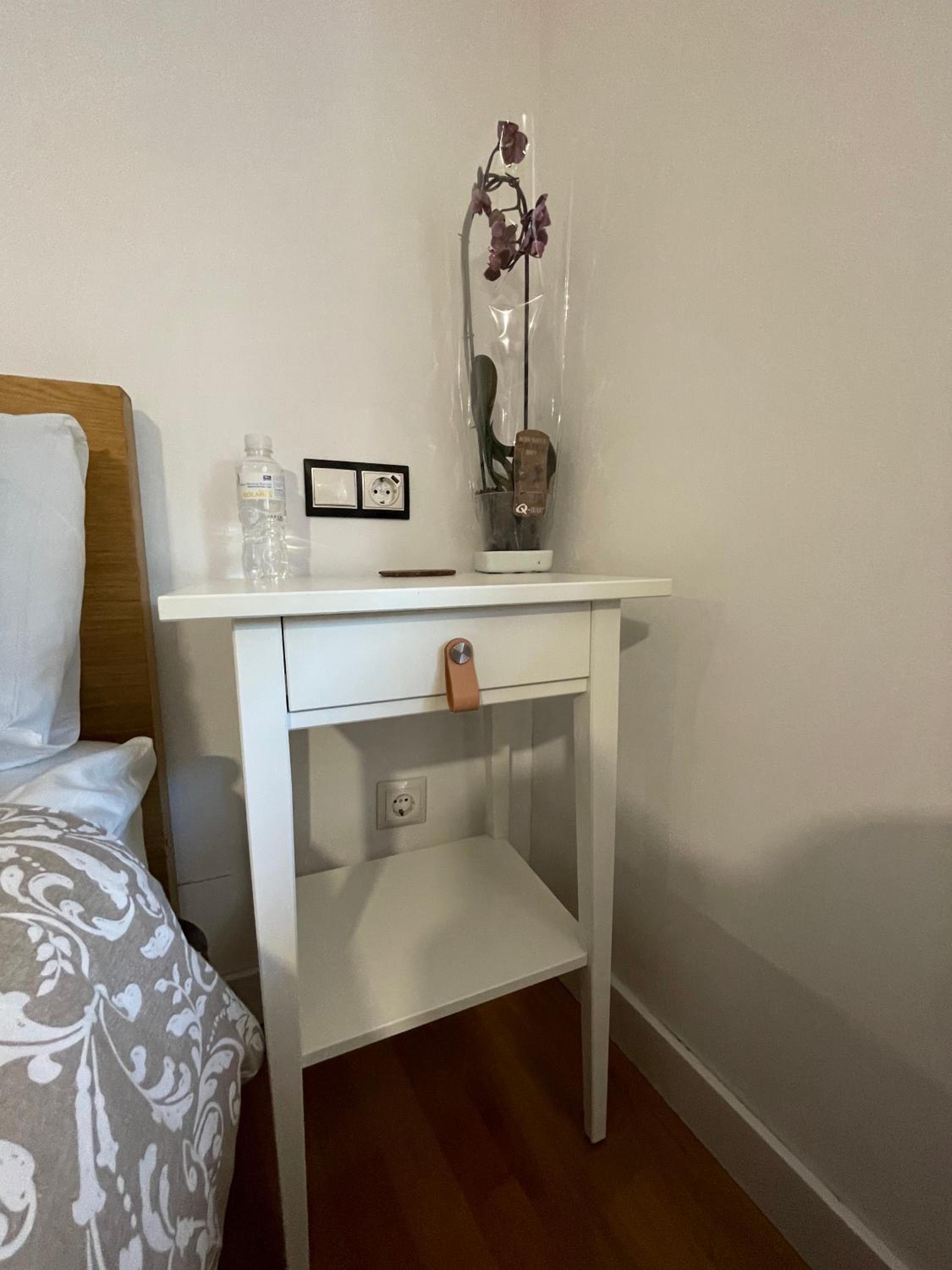 One-Bedroom Apartment - Photo 1
