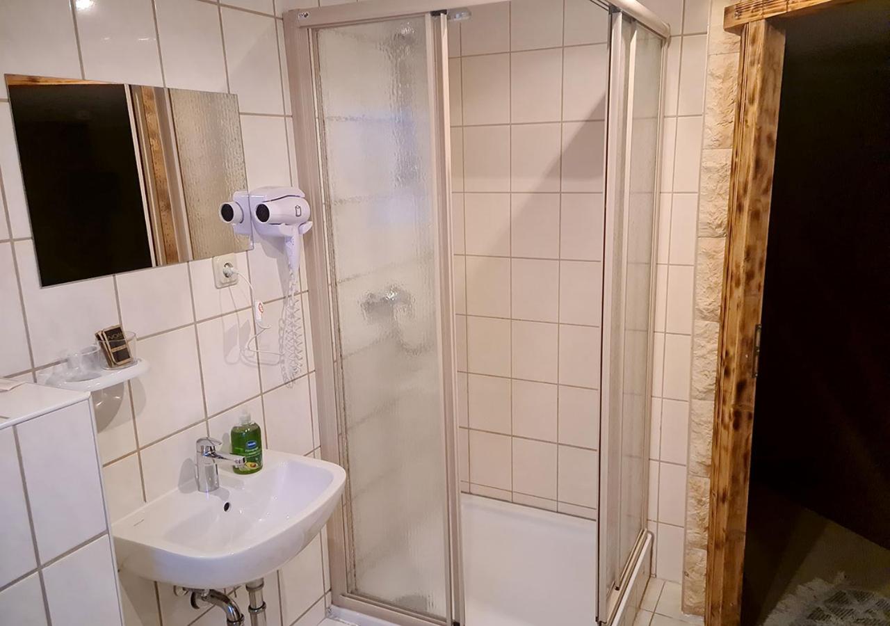 Double or Twin Room with Shower photo 2