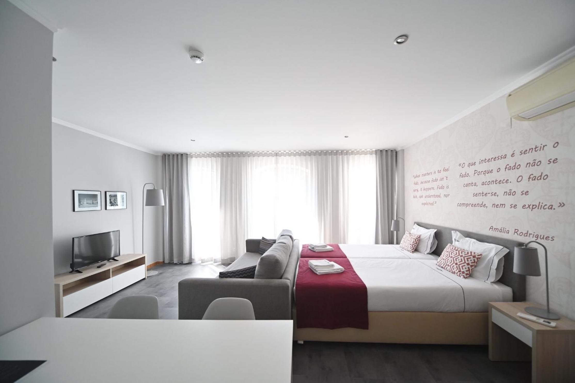 Studio Apartment - Second Floor photo 2