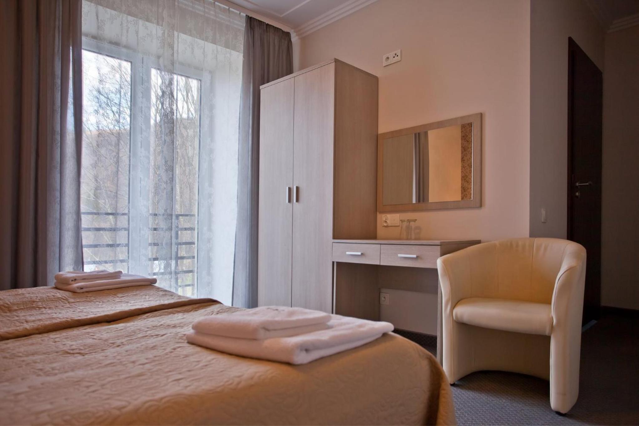 Basic Triple Room photo 1