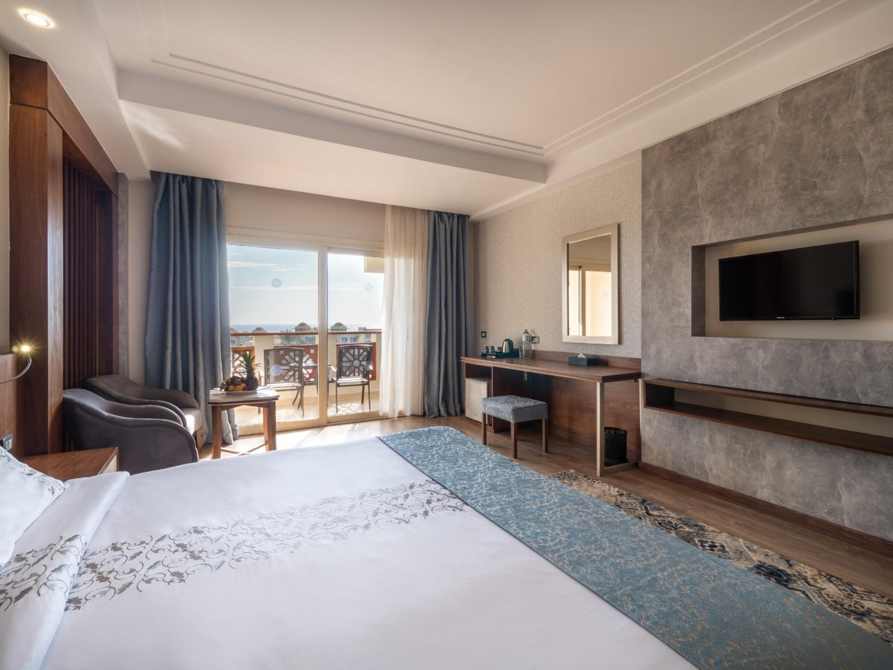 Grand Club Room Sea View - Photo 6
