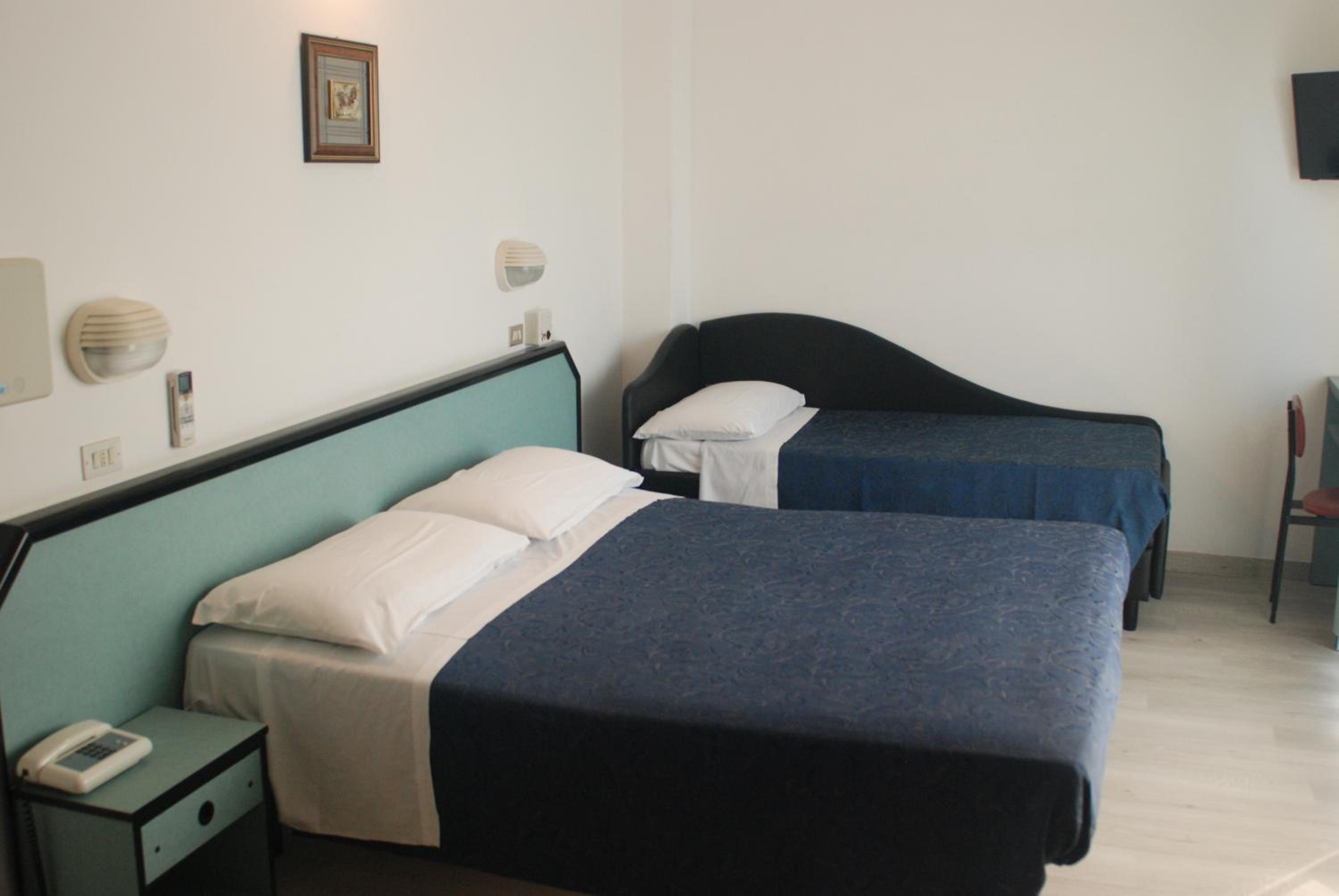 Comfort Triple Room