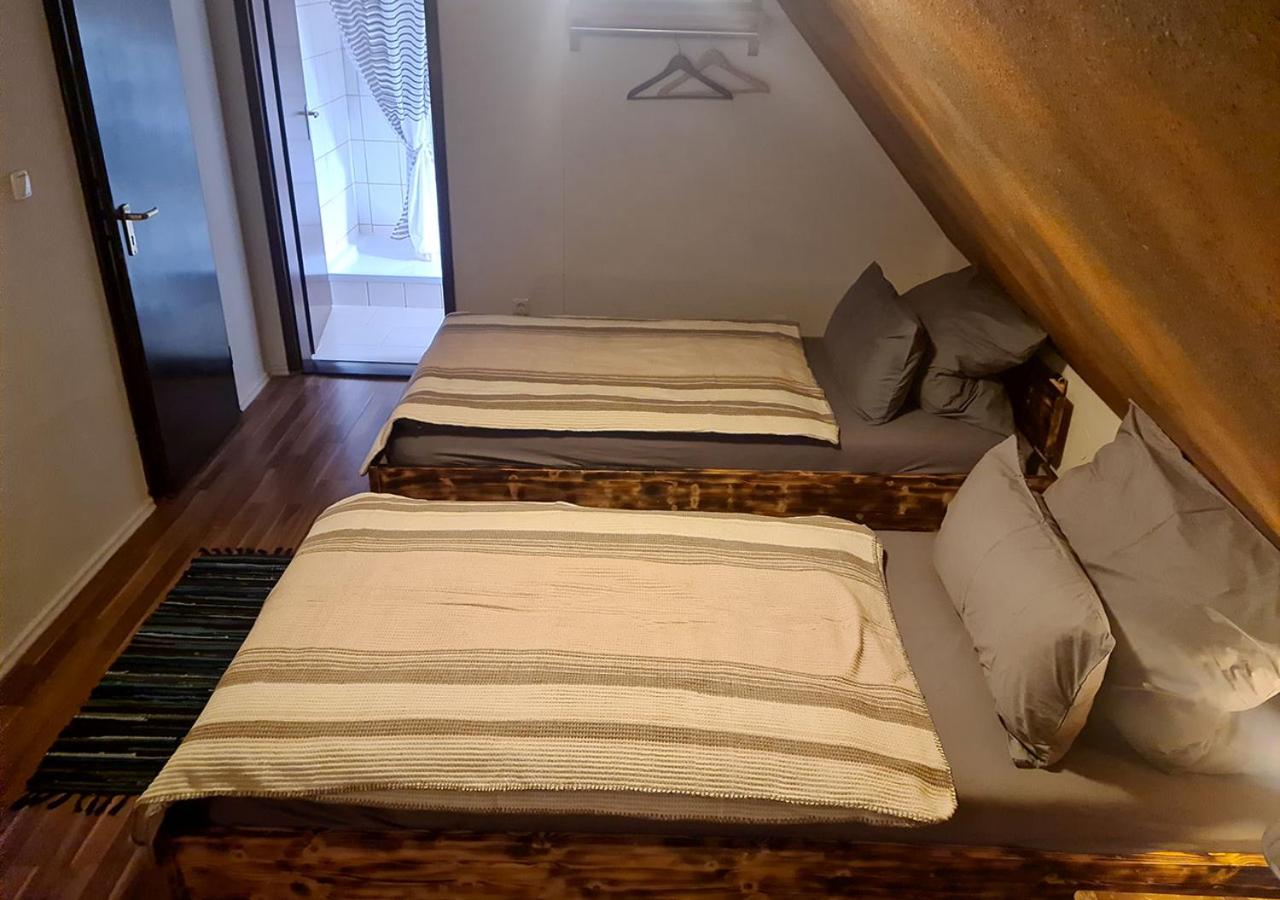 Twin Room - Attic photo 3