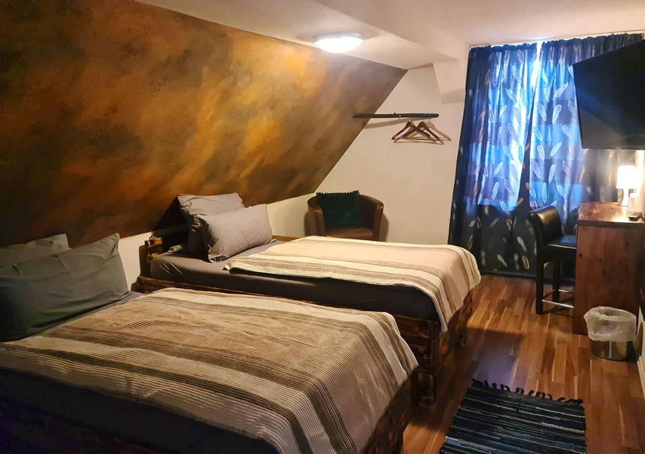 Twin Room - Attic photo 1