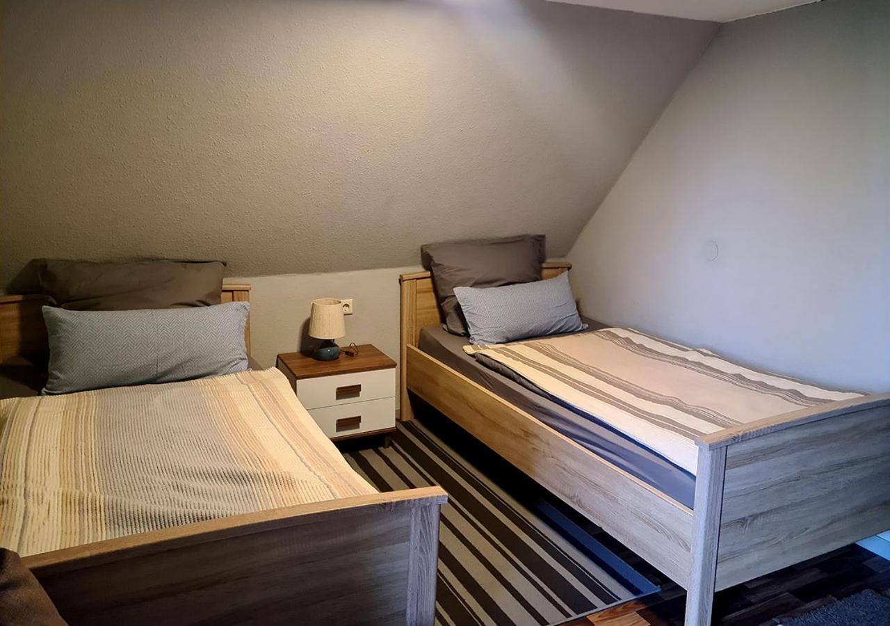 Twin Room - Attic photo 1