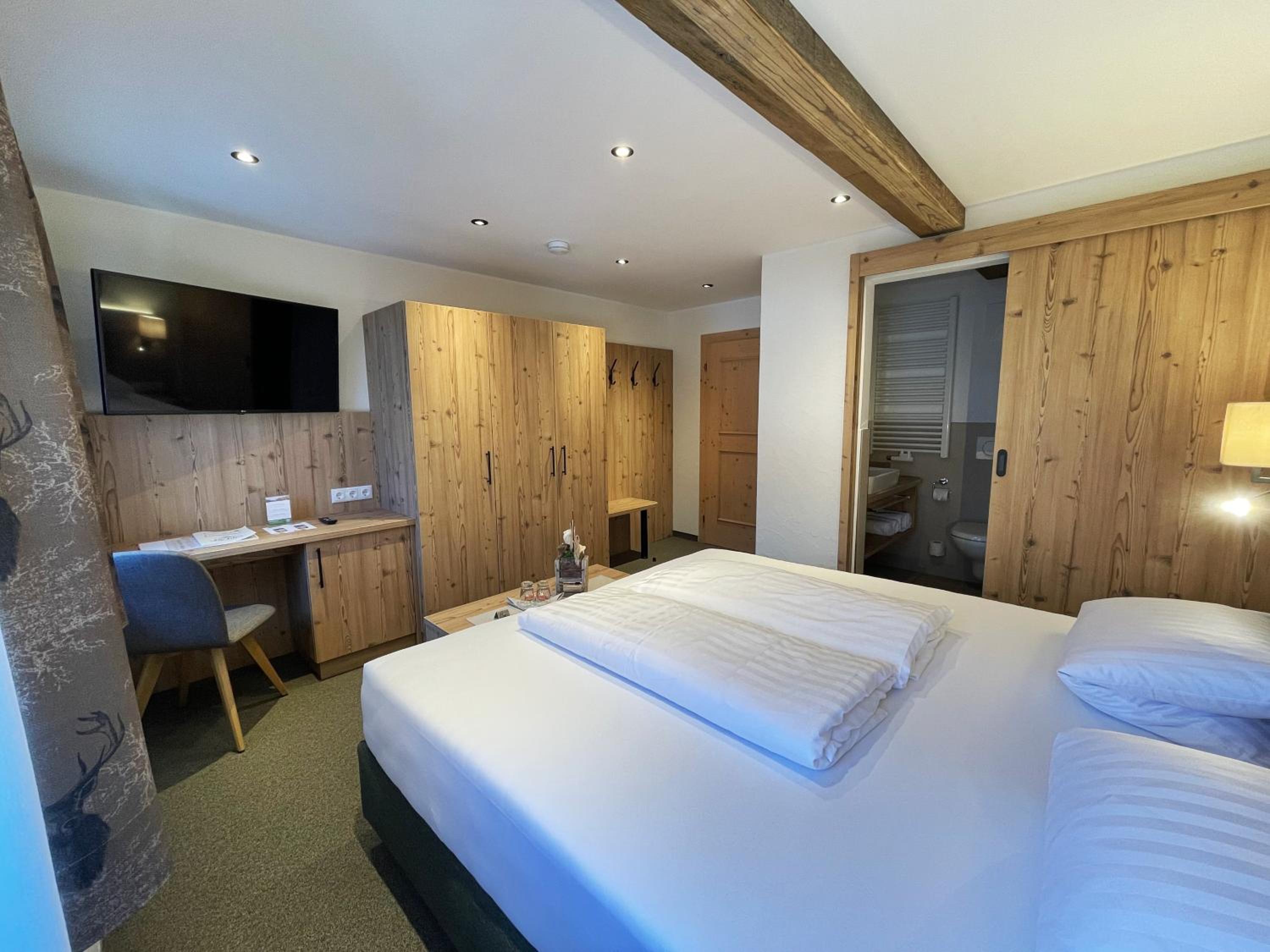 Deluxe Double Room photo 2