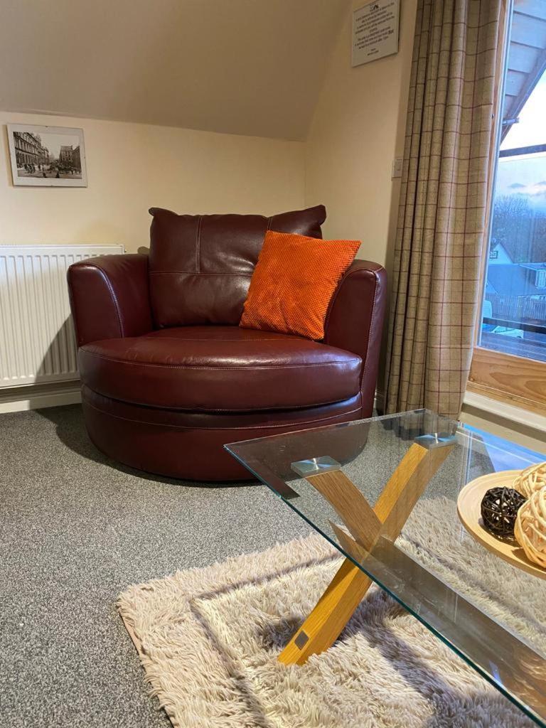 One Bed Upper Floor Apartment with Balcony and Ground Floor Hot Tub (Not Pet Friendly) Kestrel photo 2