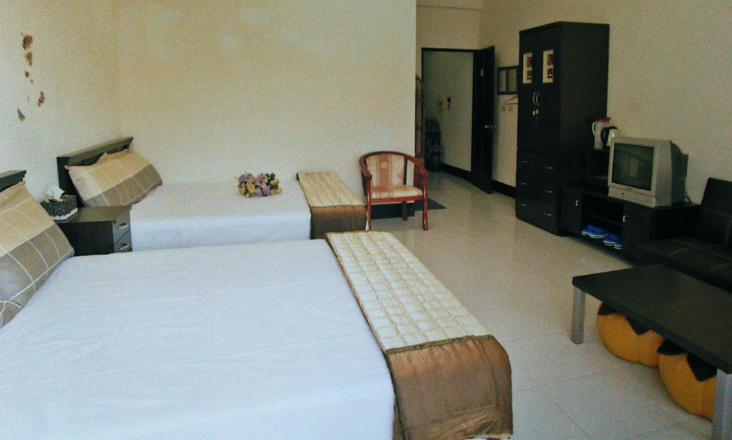 Quadruple Room with Private Bathroom photo 2