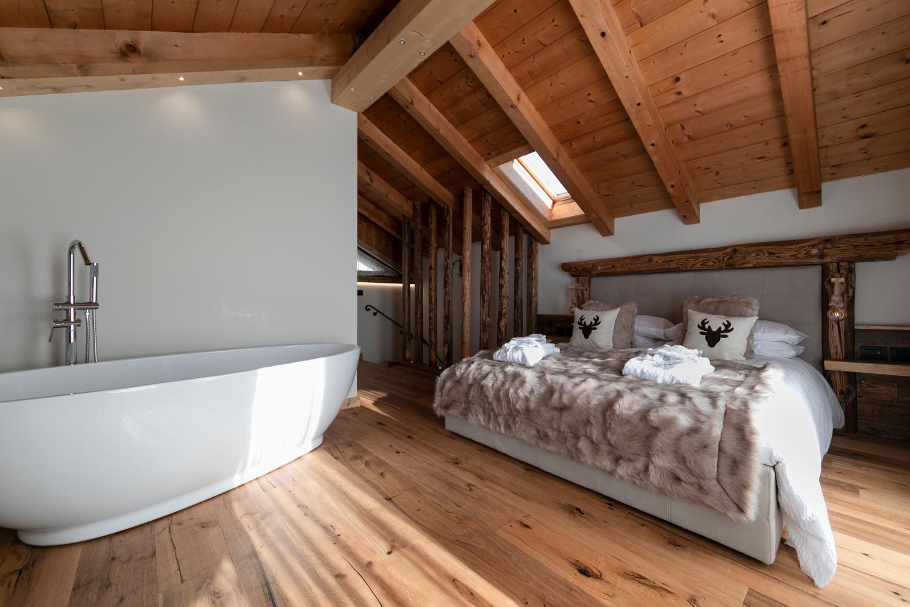 Deluxe King Room