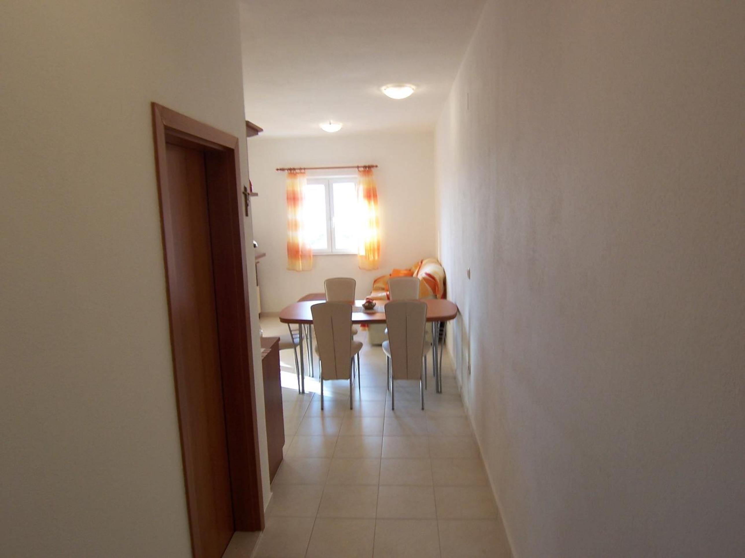 One-Bedroom Apartment with Balcony and Sea View photo 3