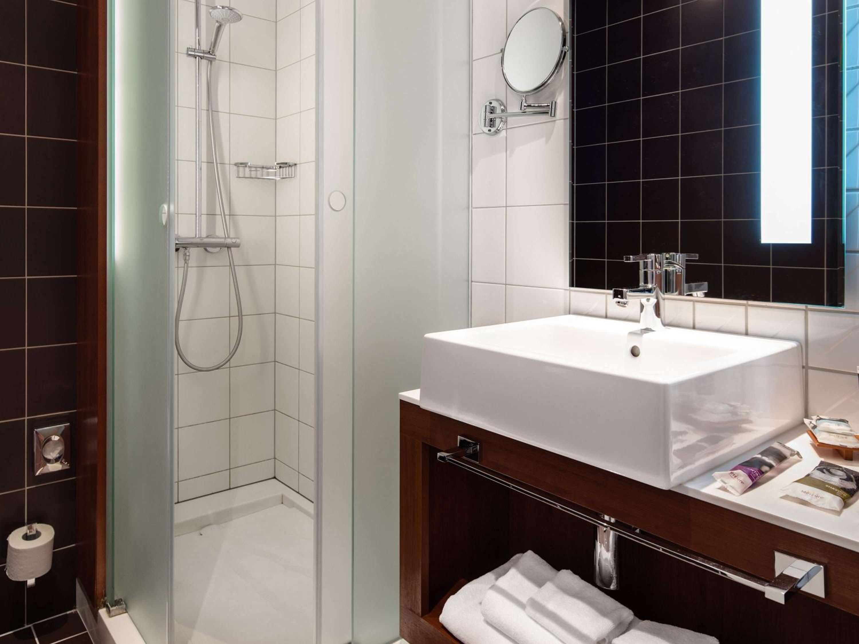Privilege Suite with Double Bed and Sofa - Photo 11