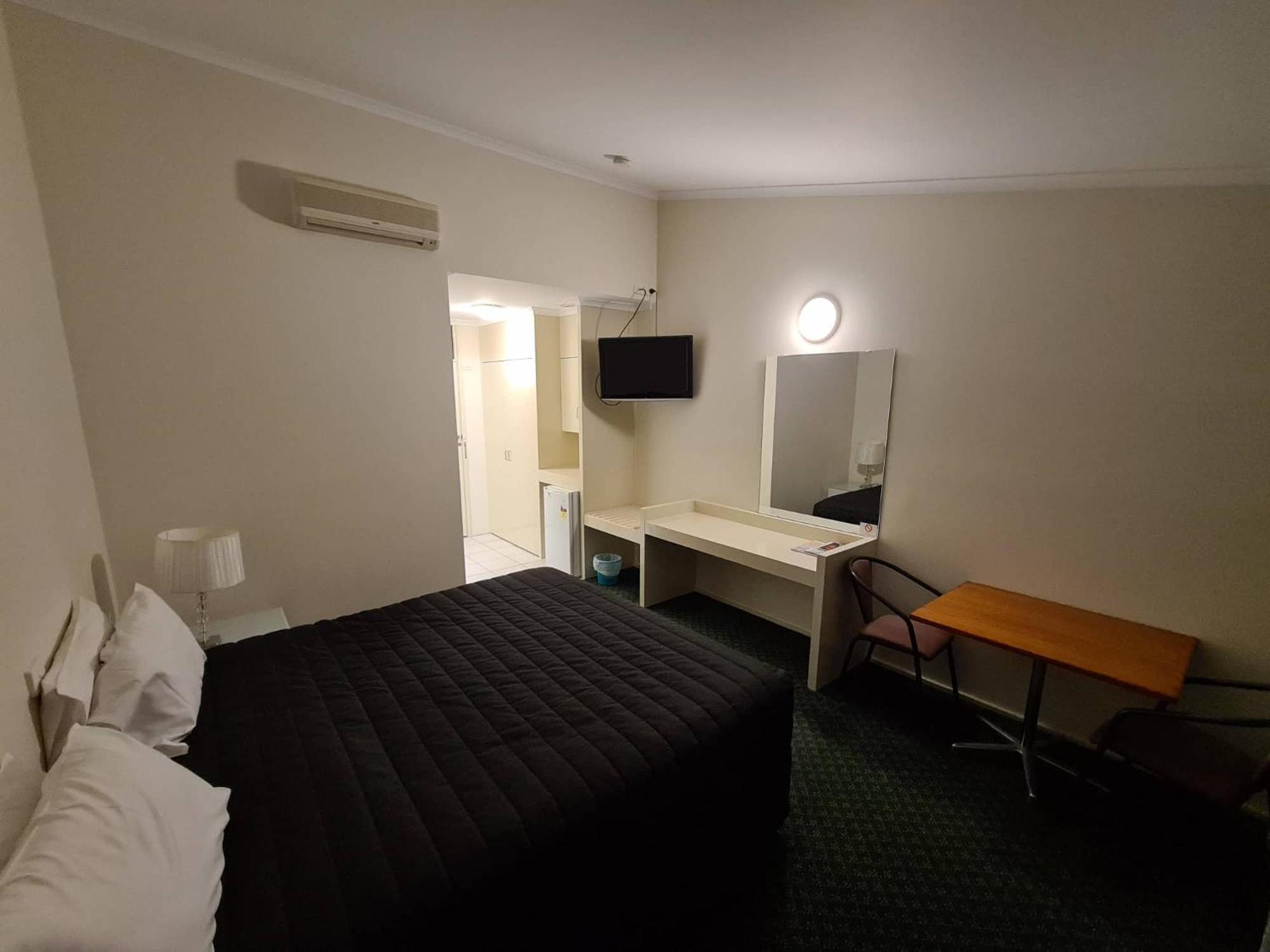 Deluxe King Room-No Pets Allowed