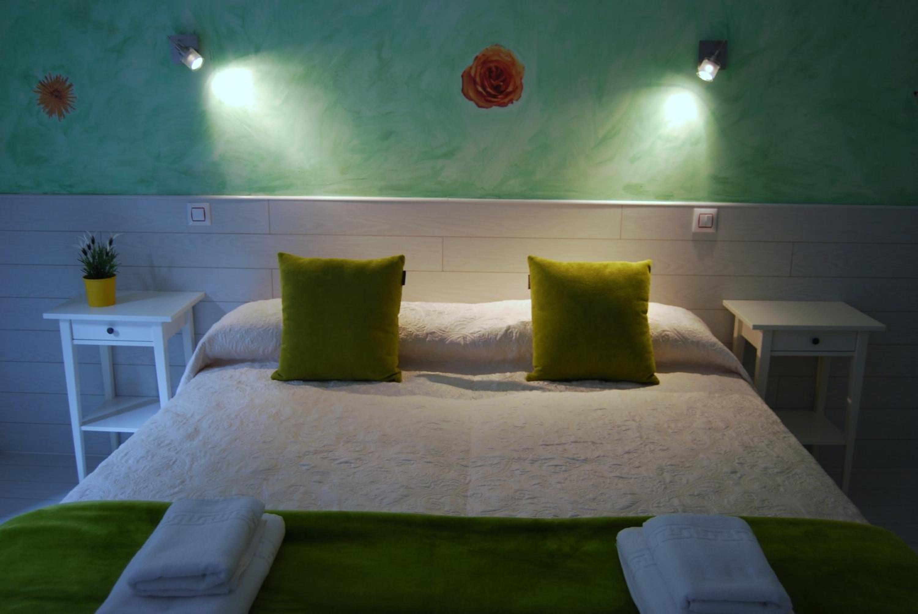 Deluxe Double Room with City View photo 3