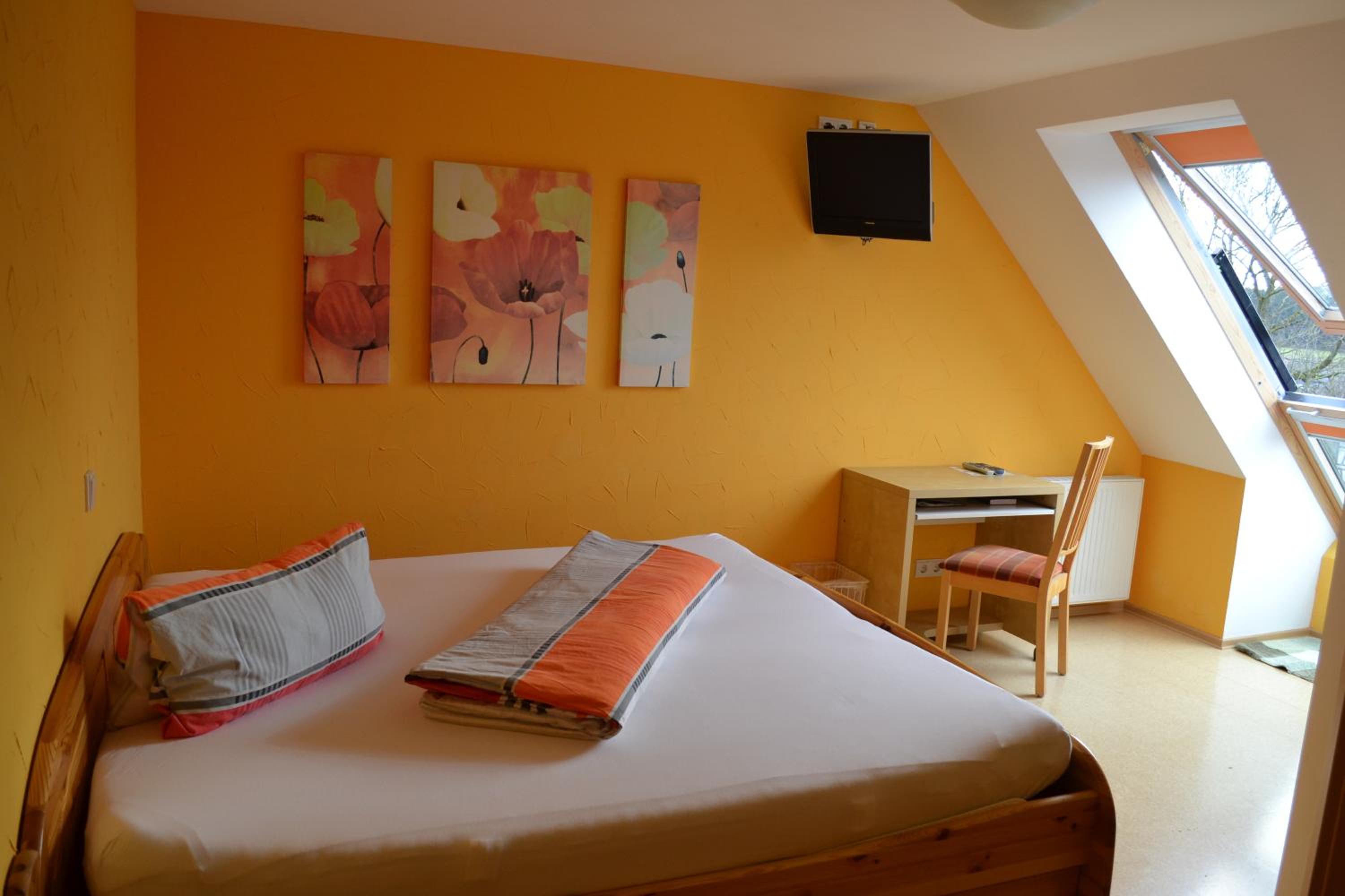 Double Room with Bathroom photo 2