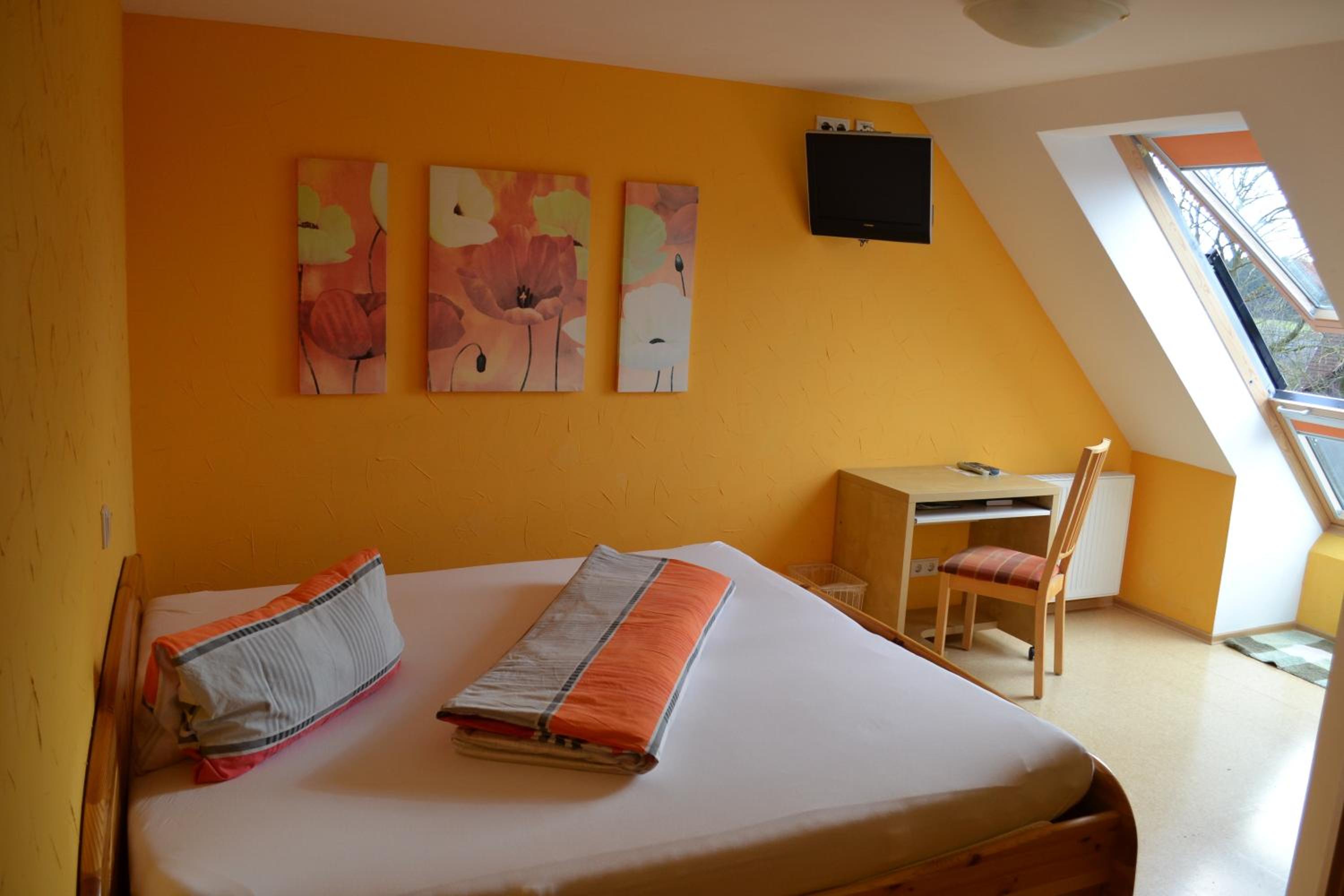 Double Room with Bathroom photo 2