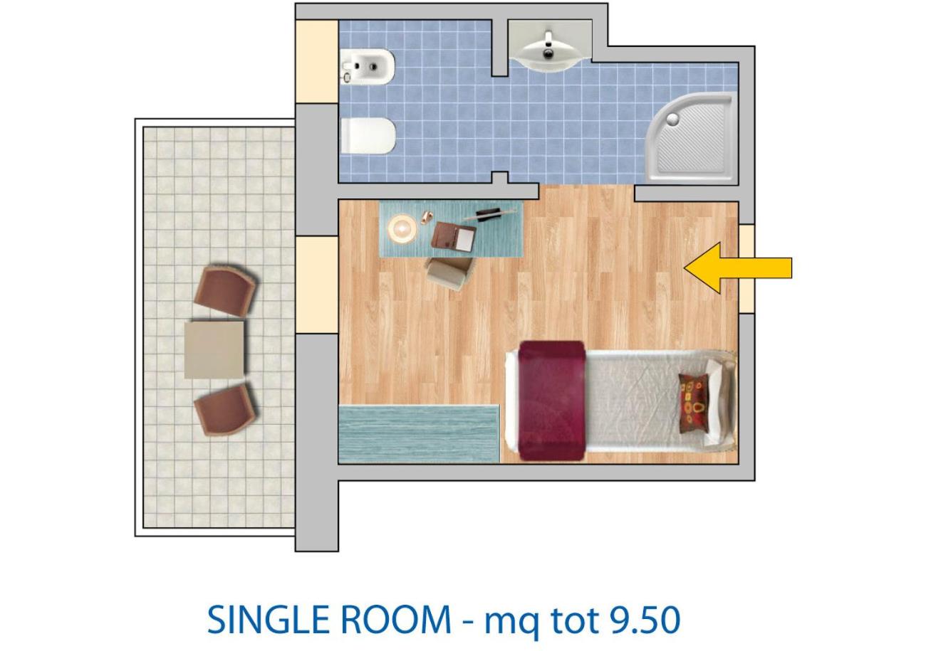 Small Single Room with Balcony photo 2