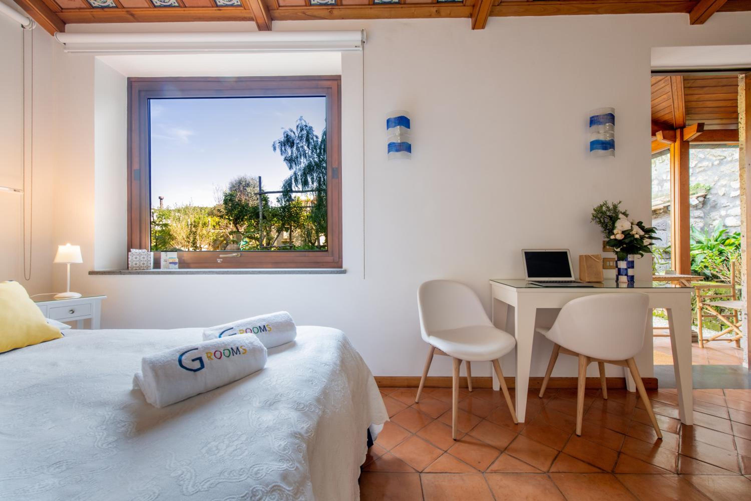Junior Suite with Garden View - Photo 42