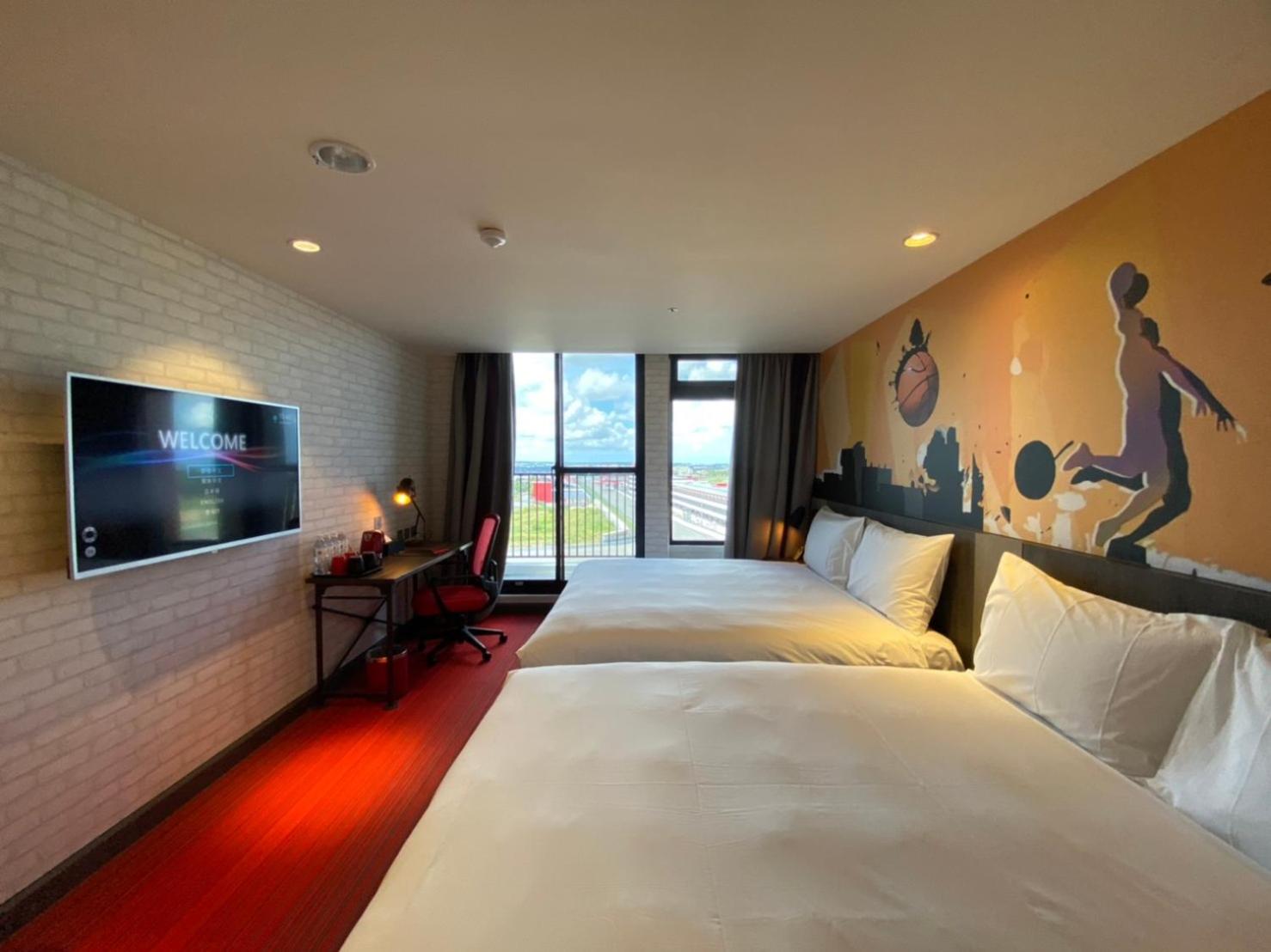Deluxe Double Room with Balcony photo 2