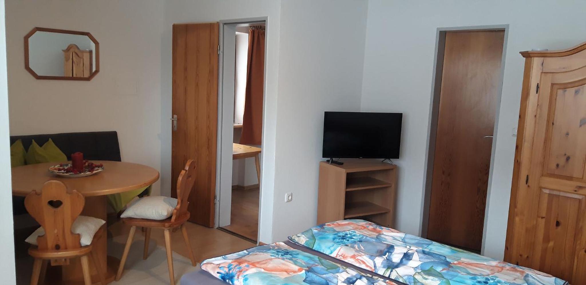 Apartment with Mountain View photo 2