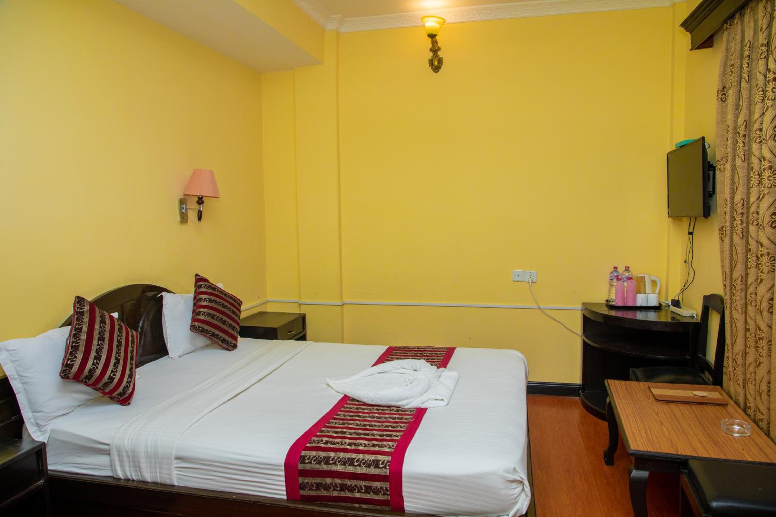 Standard Double Room - Photo 2