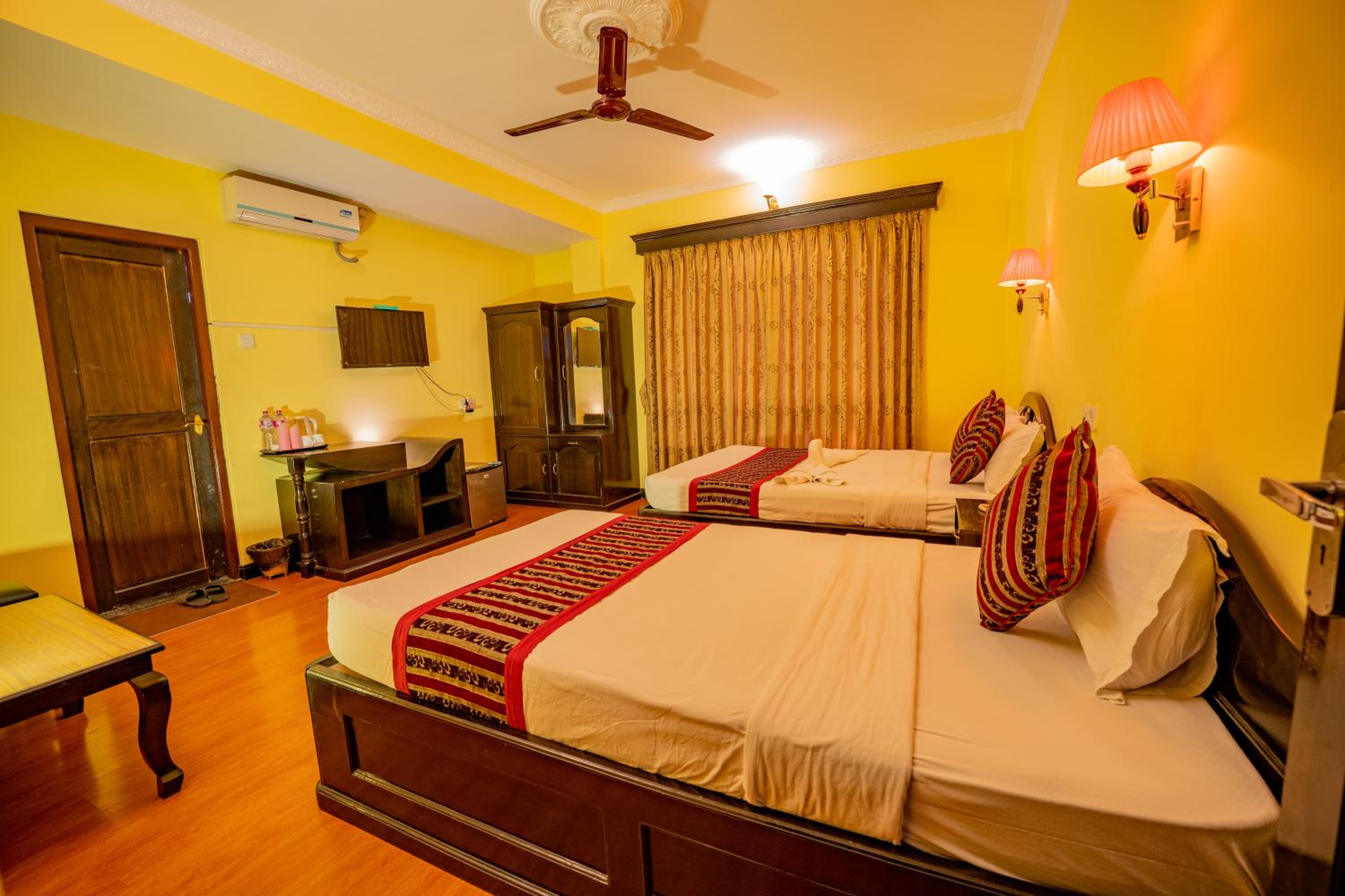 Deluxe Family Room - Photo 4