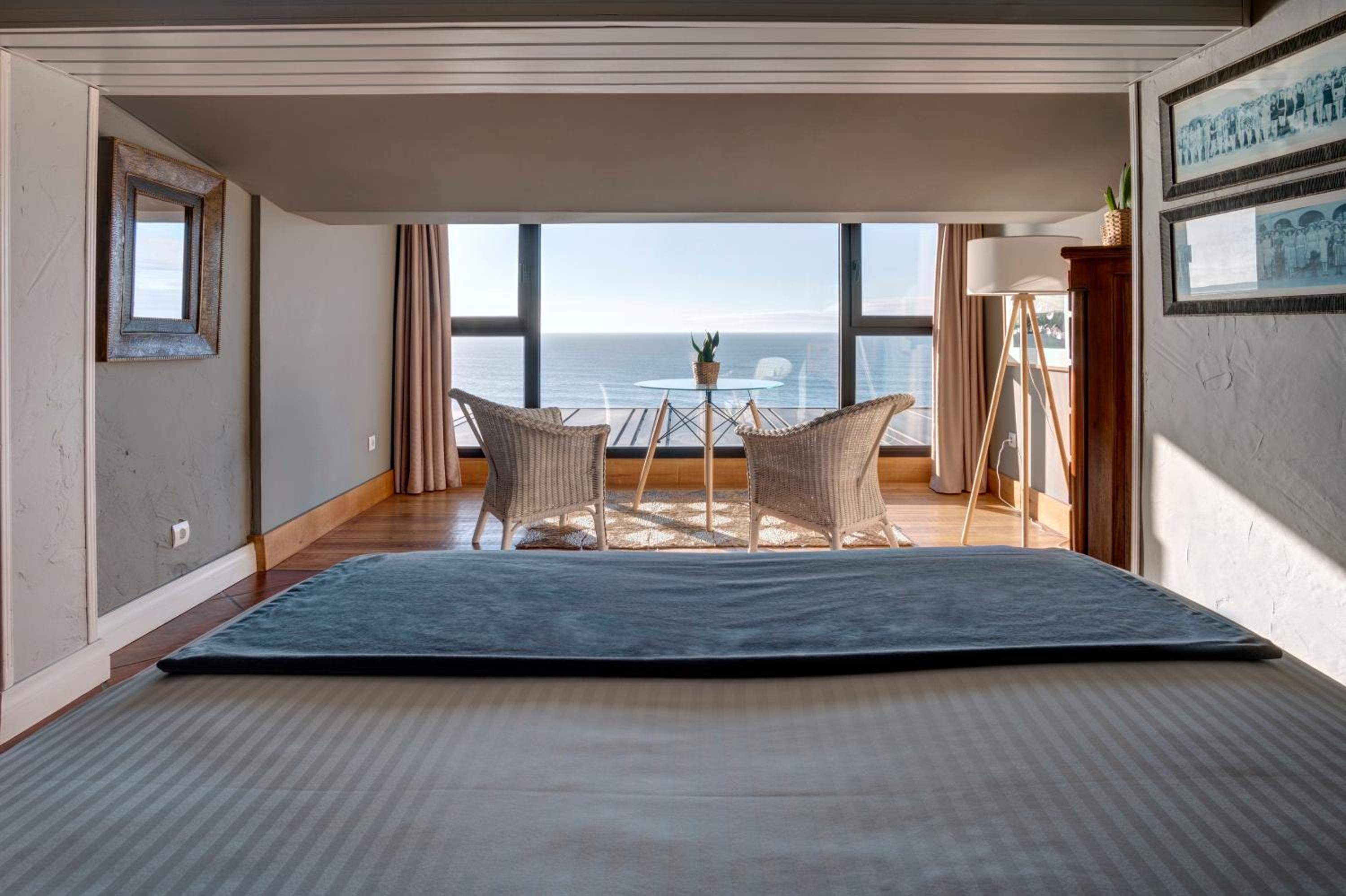 Double or Twin Room with Sea View - Photo 6