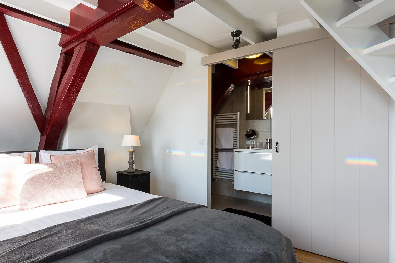 Large Double Room photo 3