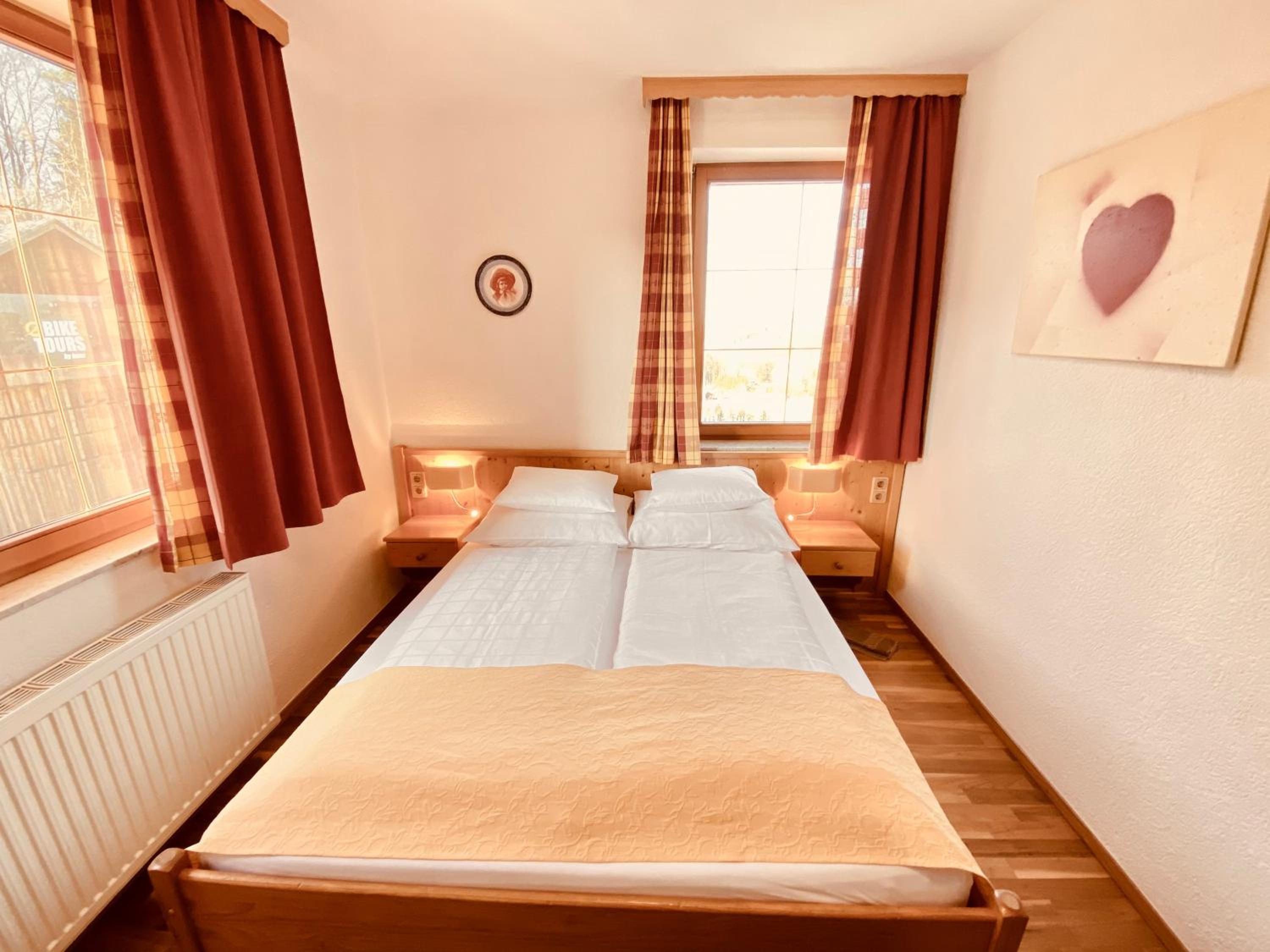 Economy Double Room photo 2