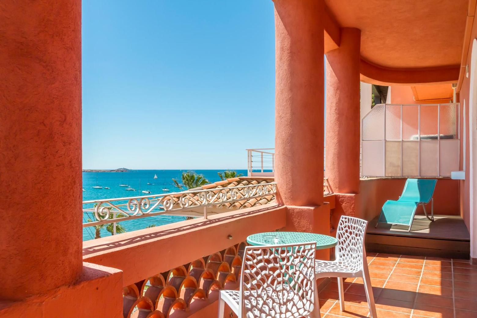 Superior Double Room "les Galets", Terrace with Sea View photo 3